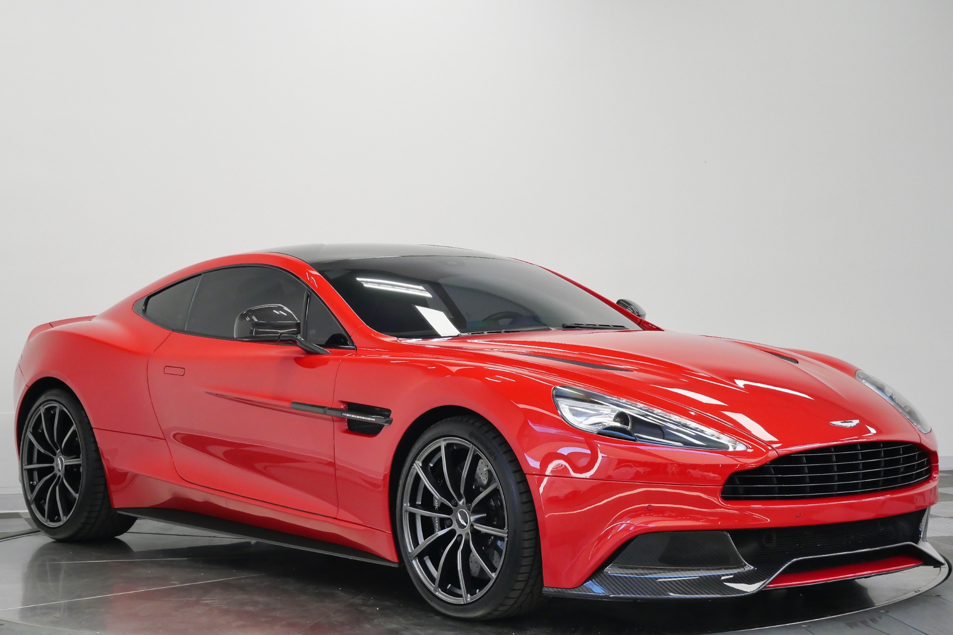 Aston Martin Vanquish -AML Color, V12 Power, Awesome Sound