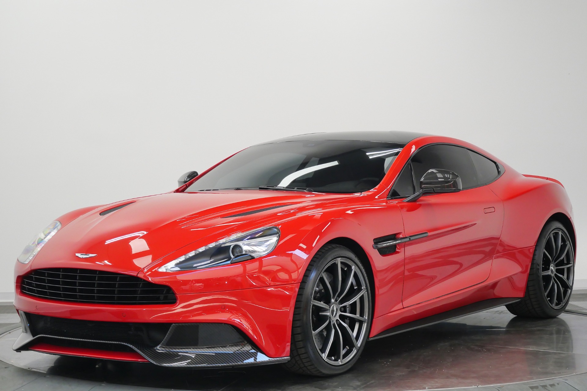 Aston Martin Vanquish -AML Color, V12 Power, Awesome Sound
