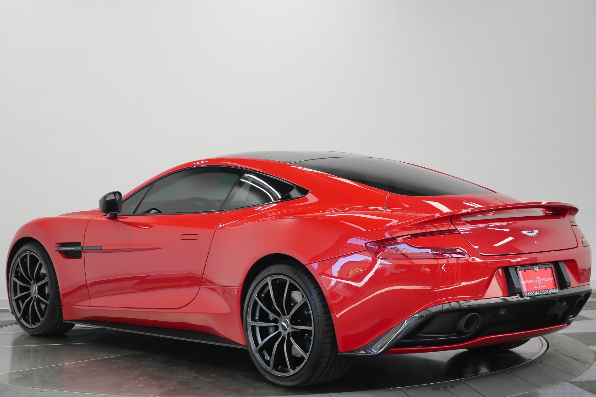 Aston Martin Vanquish -AML Color, V12 Power, Awesome Sound
