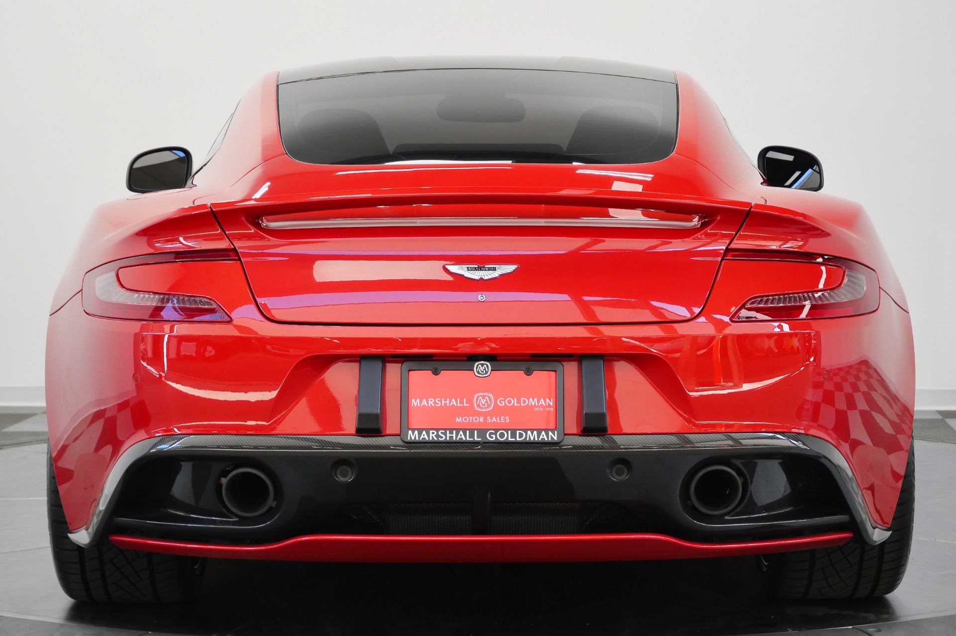 Aston Martin Vanquish -AML Color, V12 Power, Awesome Sound
