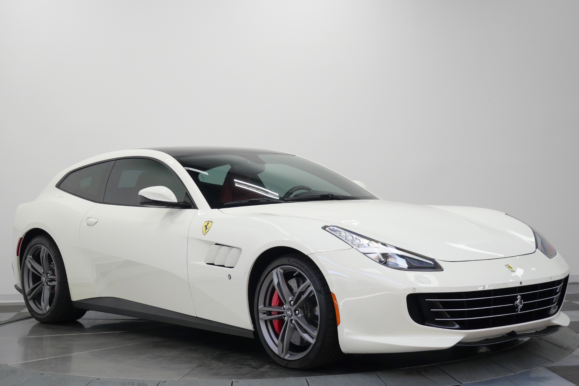 Ferrari GTC4Lusso -V12 Power, Heated And Ventilated Daytona Seats