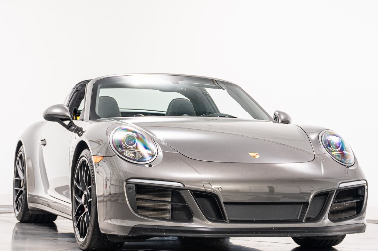 Porsche 911 Targa 4 GTS -Premium Package Plus, Deviating Stitching