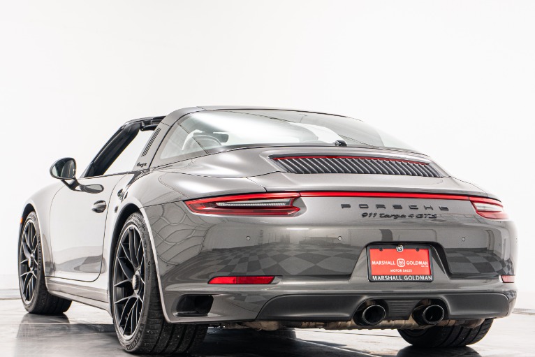 Porsche 911 Targa 4 GTS -Premium Package Plus, Deviating Stitching