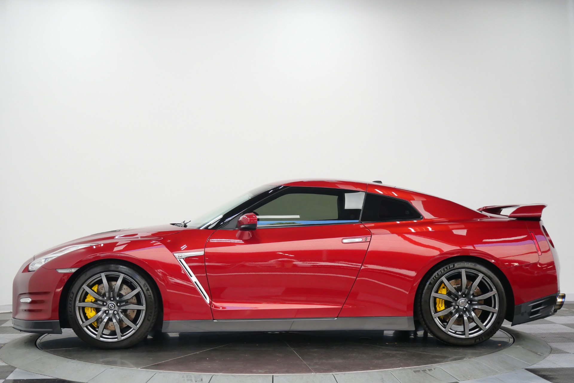Nissan GT-R Premium -Jotech Tuned, ARMYTRIX Valved Exhaust