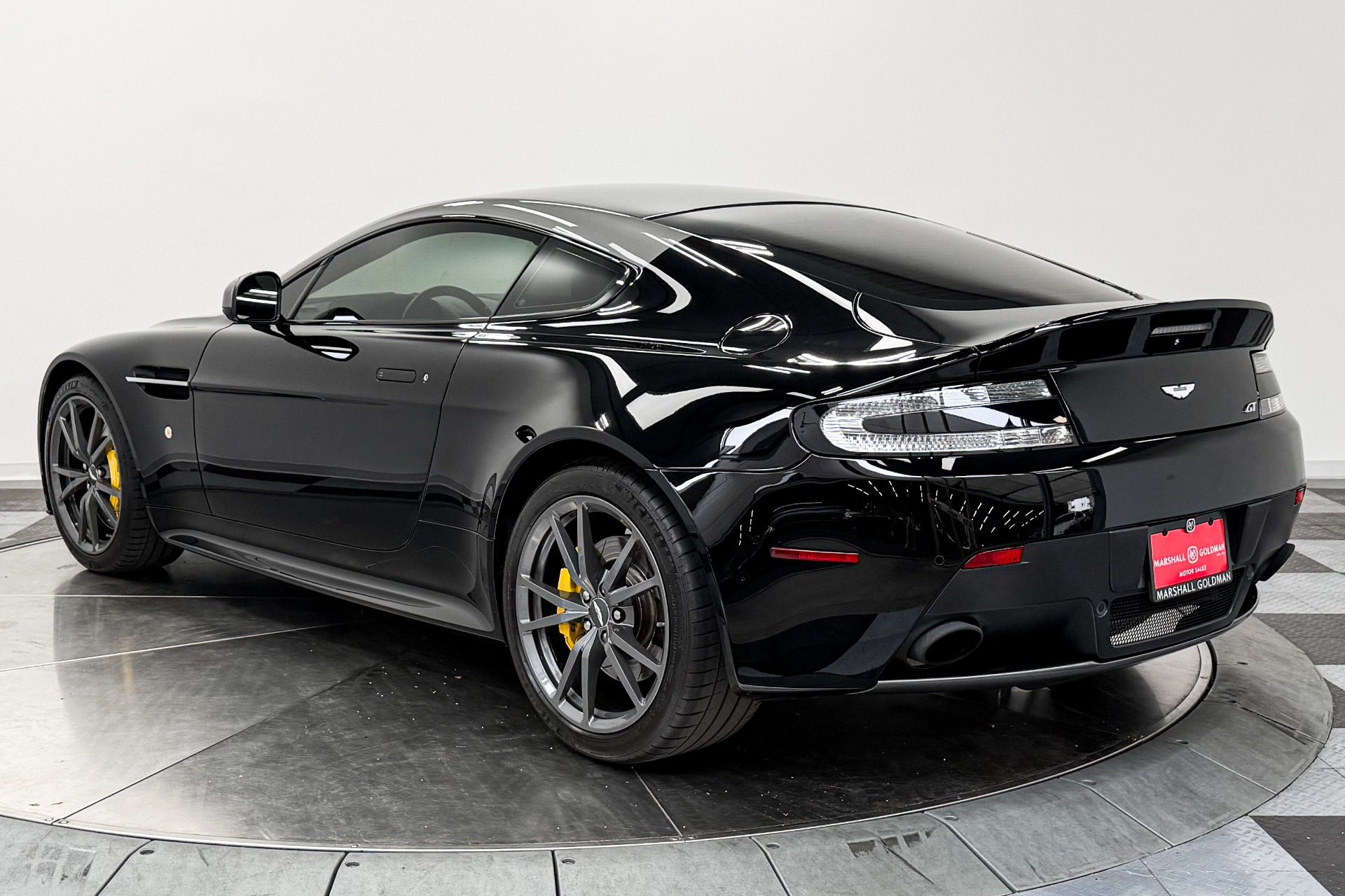 Aston Martin V8 Vantage GT -6 Speed Manual, Two-Tone Bodywork