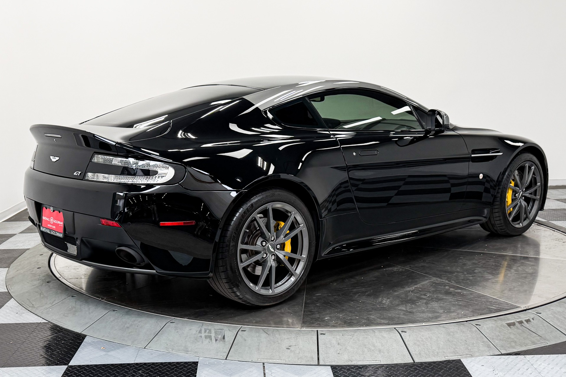 Aston Martin V8 Vantage GT -6 Speed Manual, Two-Tone Bodywork