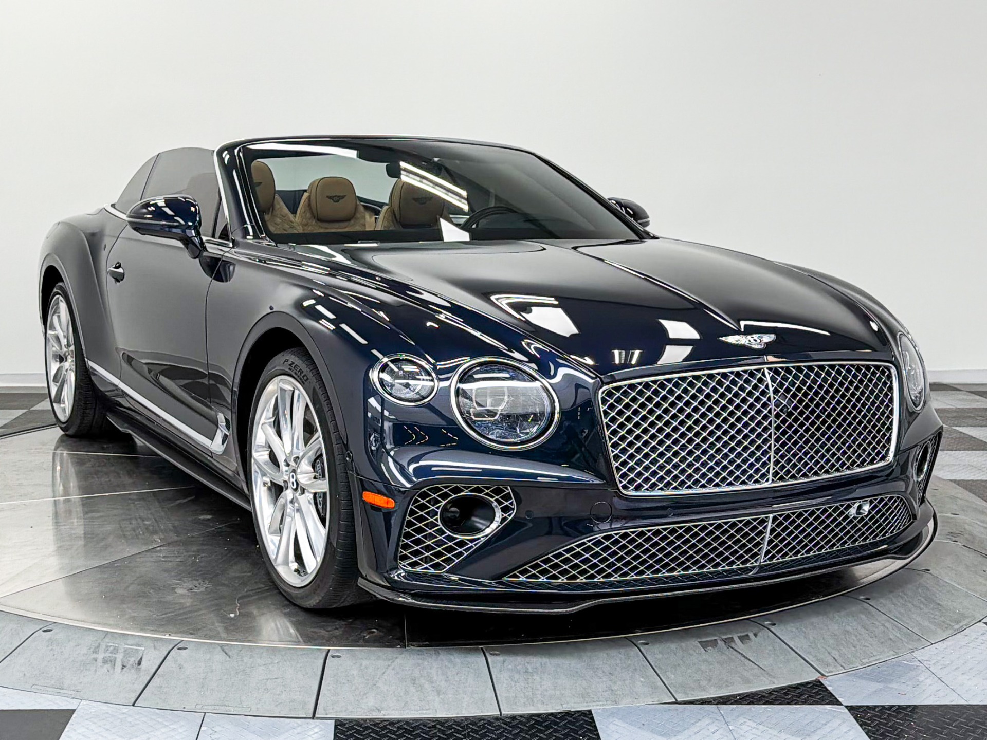 Bentley Continental GTC V8 -Mulliner Driving Specification, Touring Specification