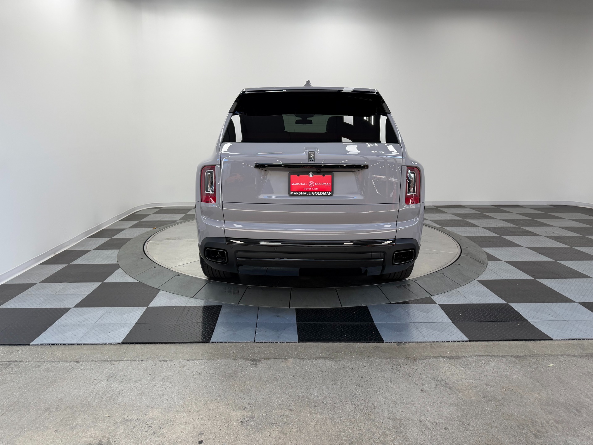 Rolls-Royce Cullinan Black Badge -Immersive Rear Seating, Rear Theatre Configuration