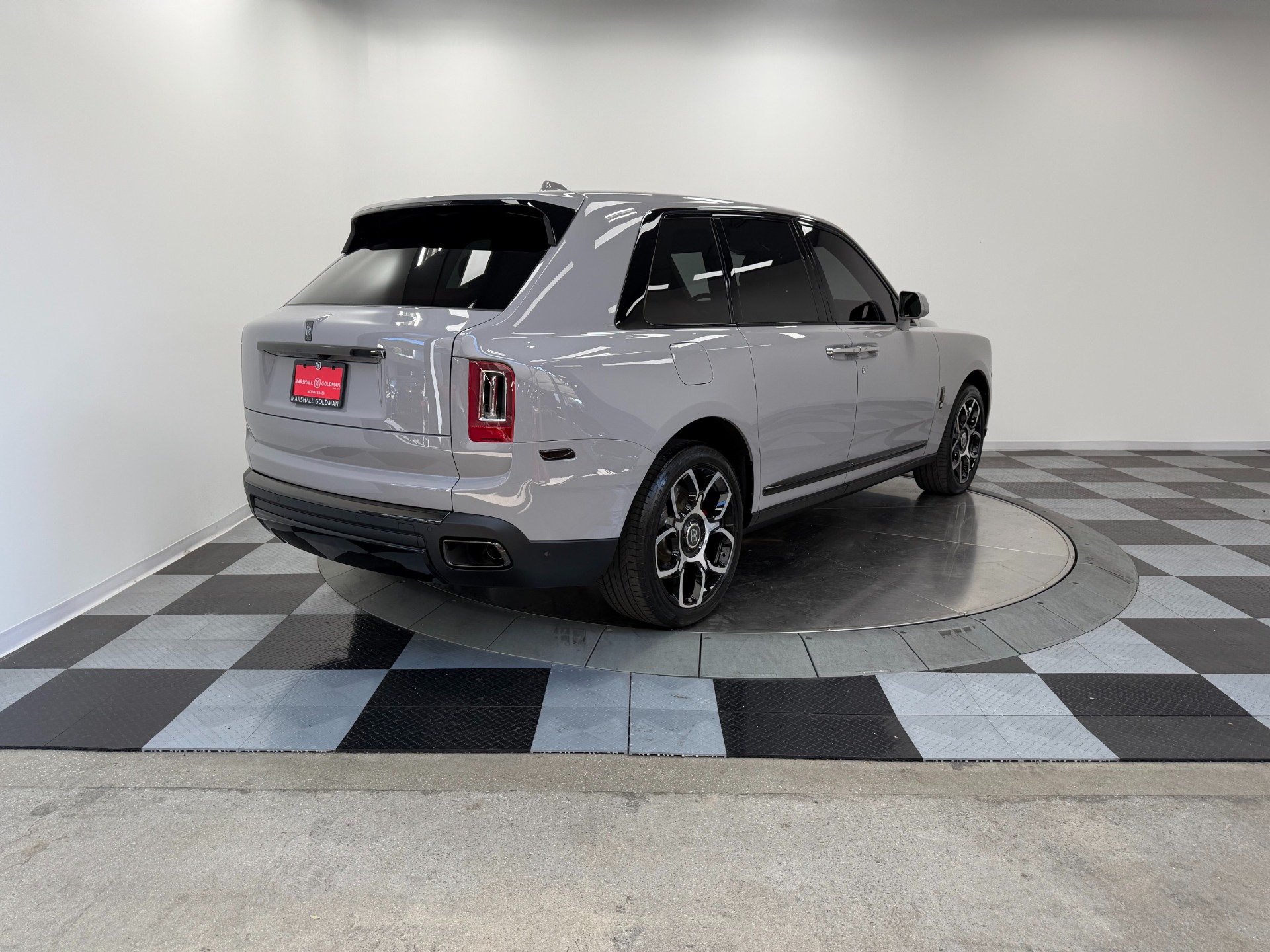 Rolls-Royce Cullinan Black Badge -Immersive Rear Seating, Rear Theatre Configuration