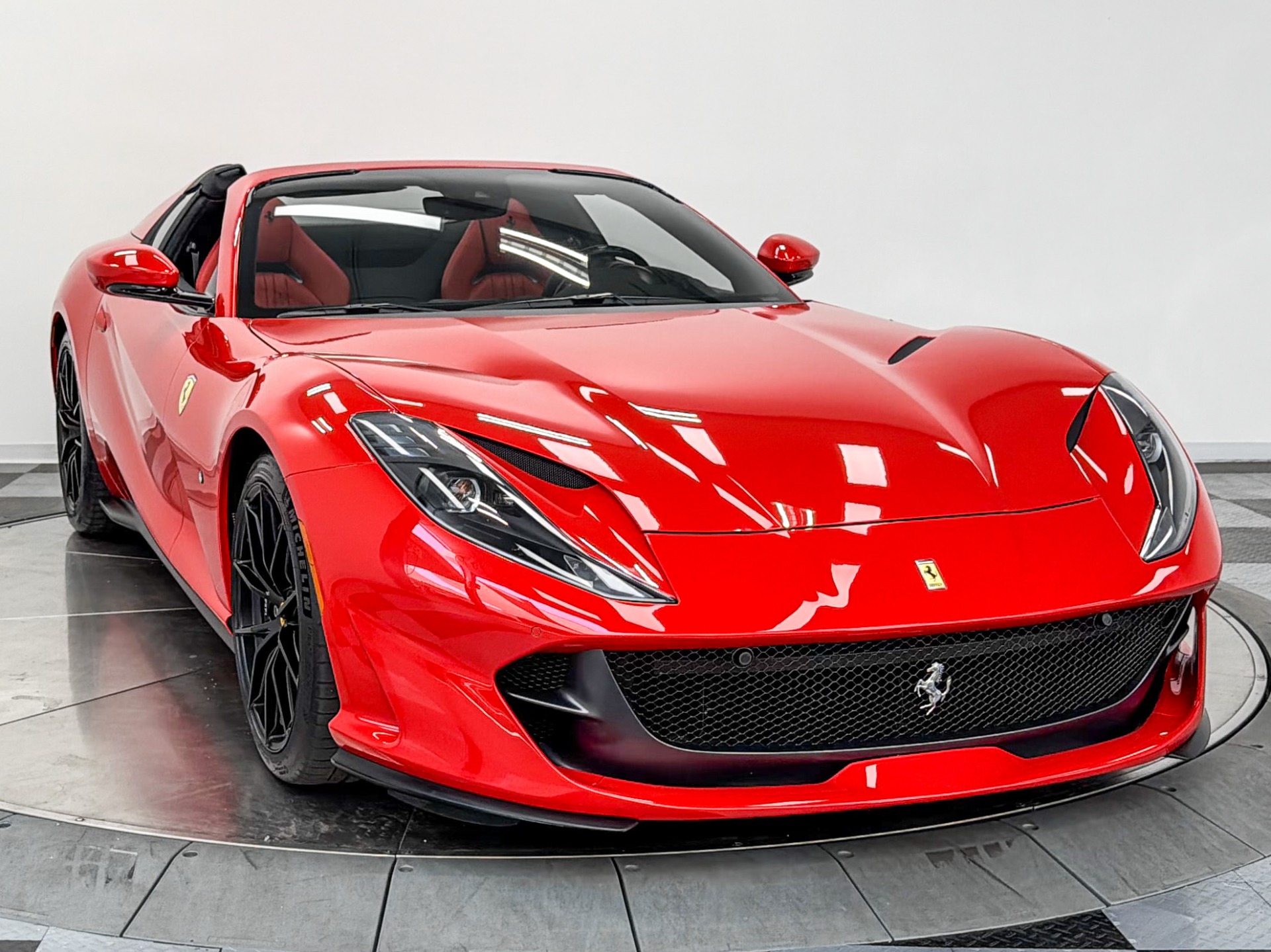 Ferrari 812 GTS -Daytona Seats, Interior Carbon, Suspension Lifter