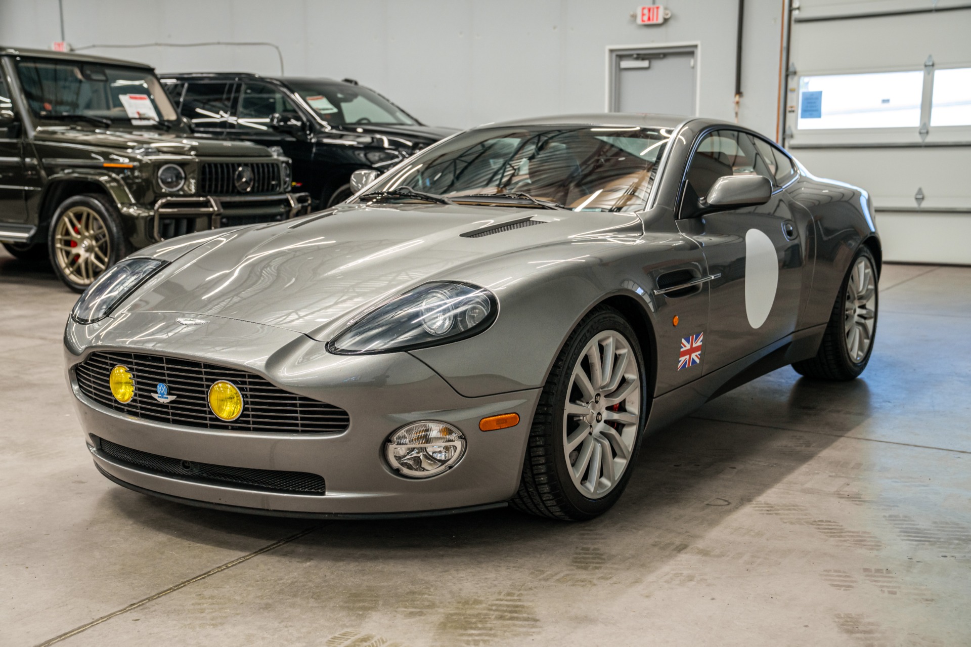 Aston Martin Vanquish -V12 Power, Quilted Interior