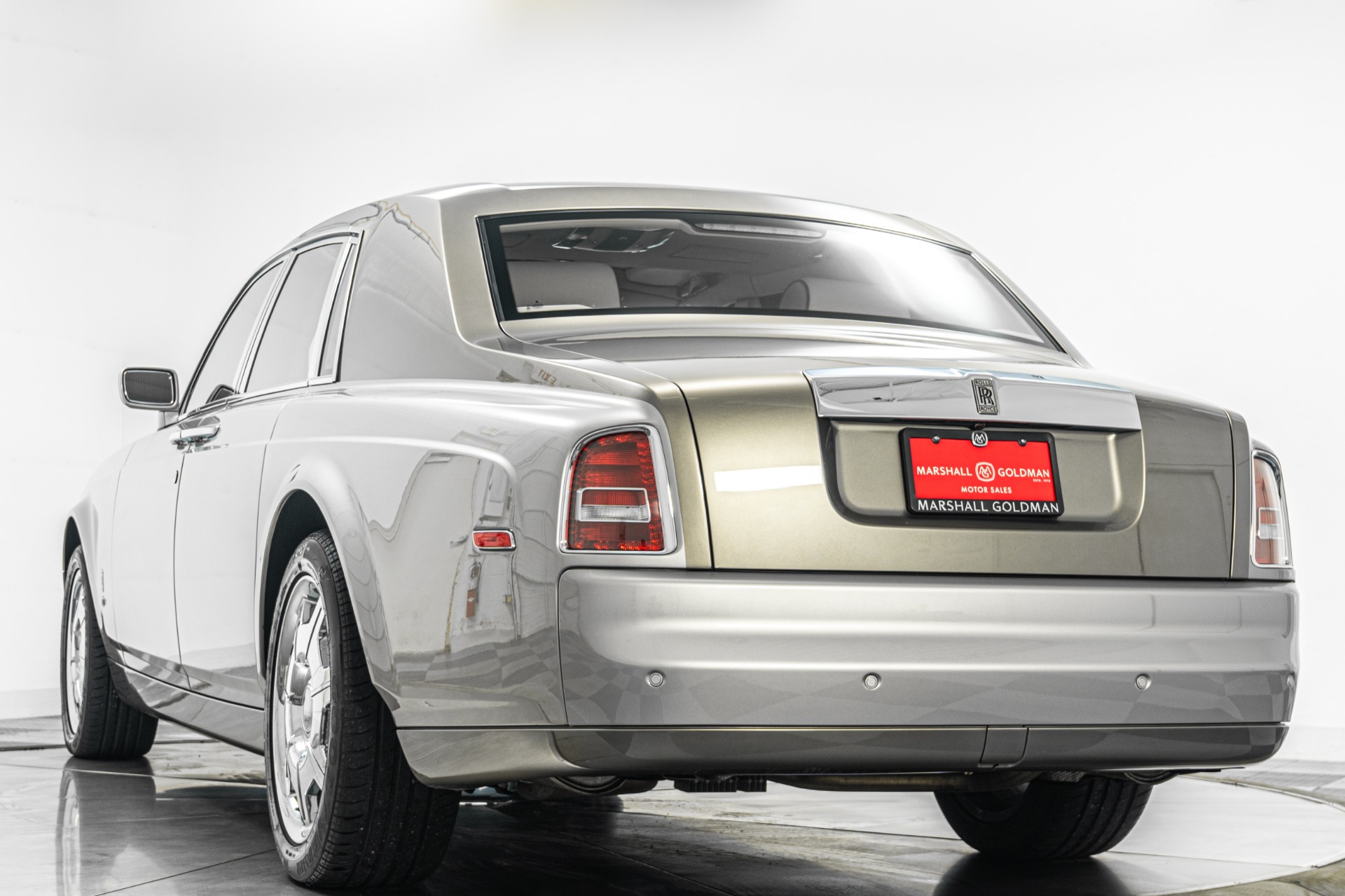 Rolls-Royce Phantom Two-Tone Exterior And Interior, Chromed Wheels