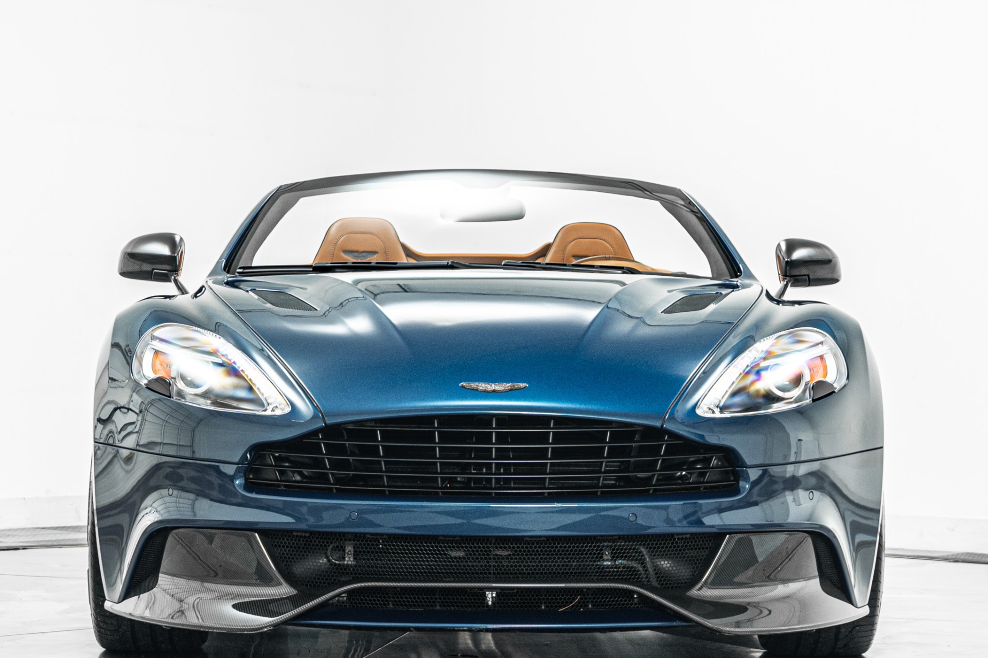 Aston Martin Vanquish Volante -Low Miles, Amazing Color Combination