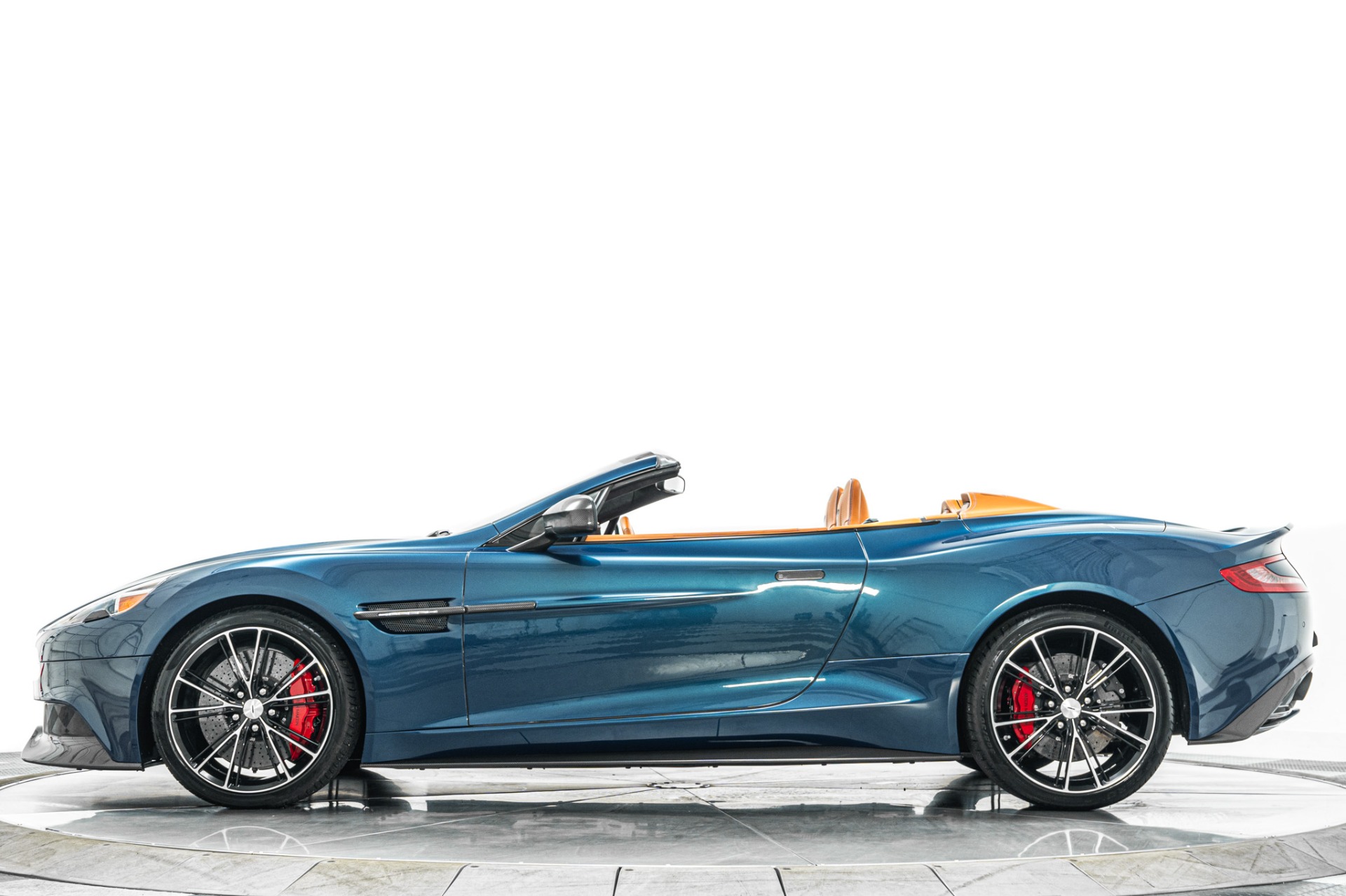 Aston Martin Vanquish Volante -Low Miles, Amazing Color Combination