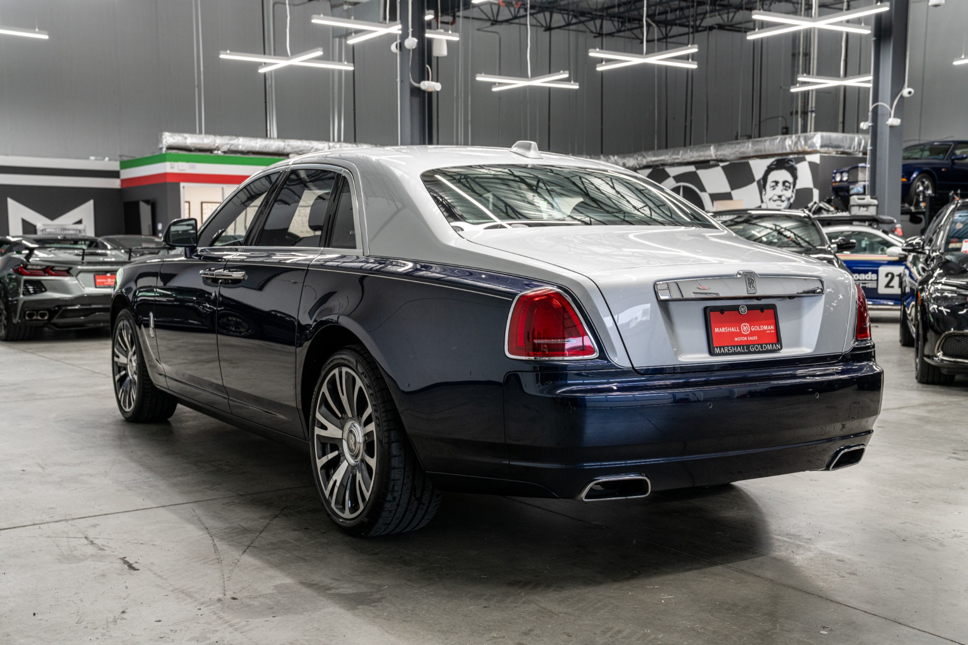 Rolls-Royce Ghost -Two Tone Paint, Starlight Headliner