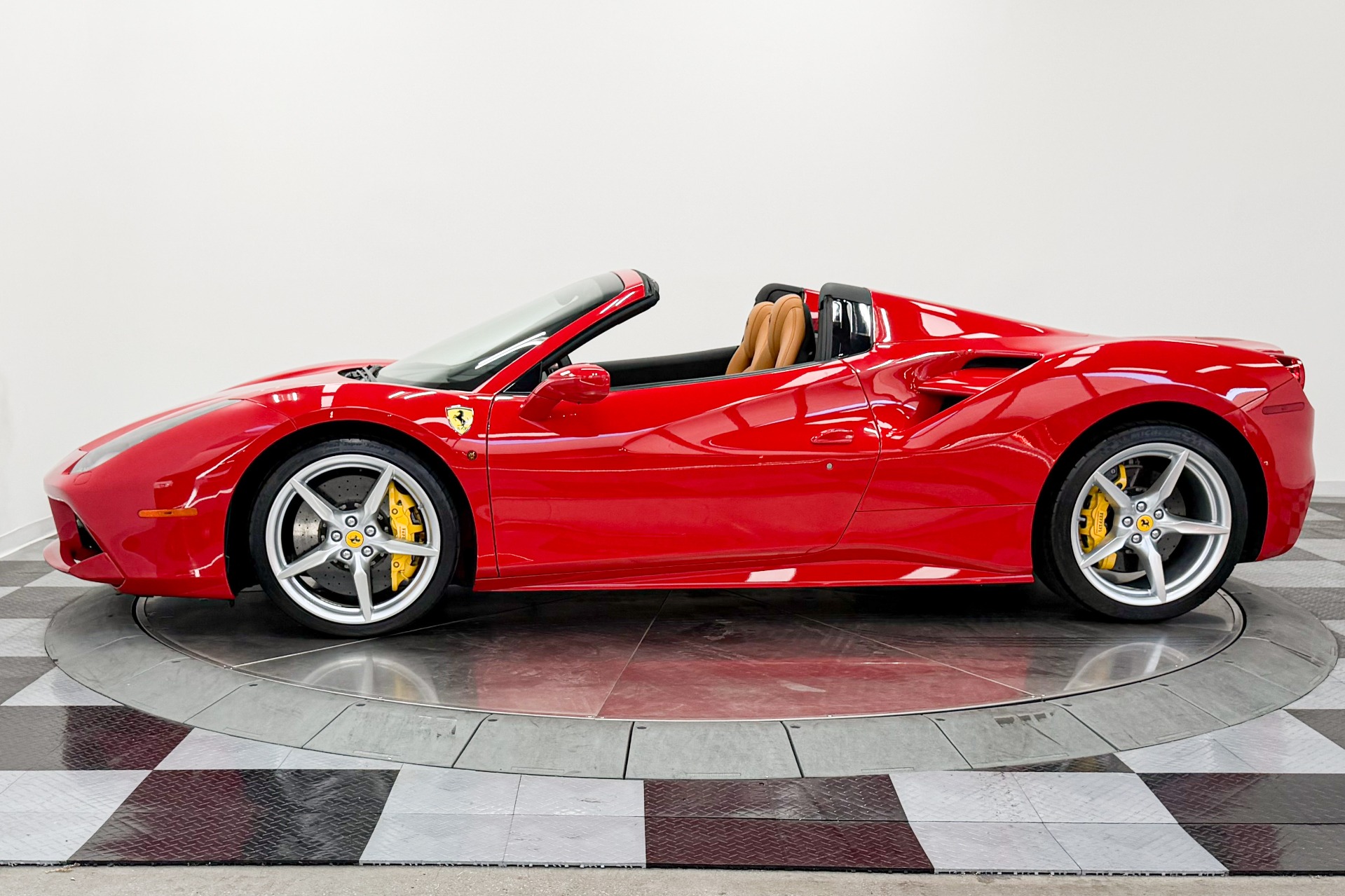 Ferrari 488 Spider -Carbon Fiber Steering Wheel W/LEDs, Daytona Seats