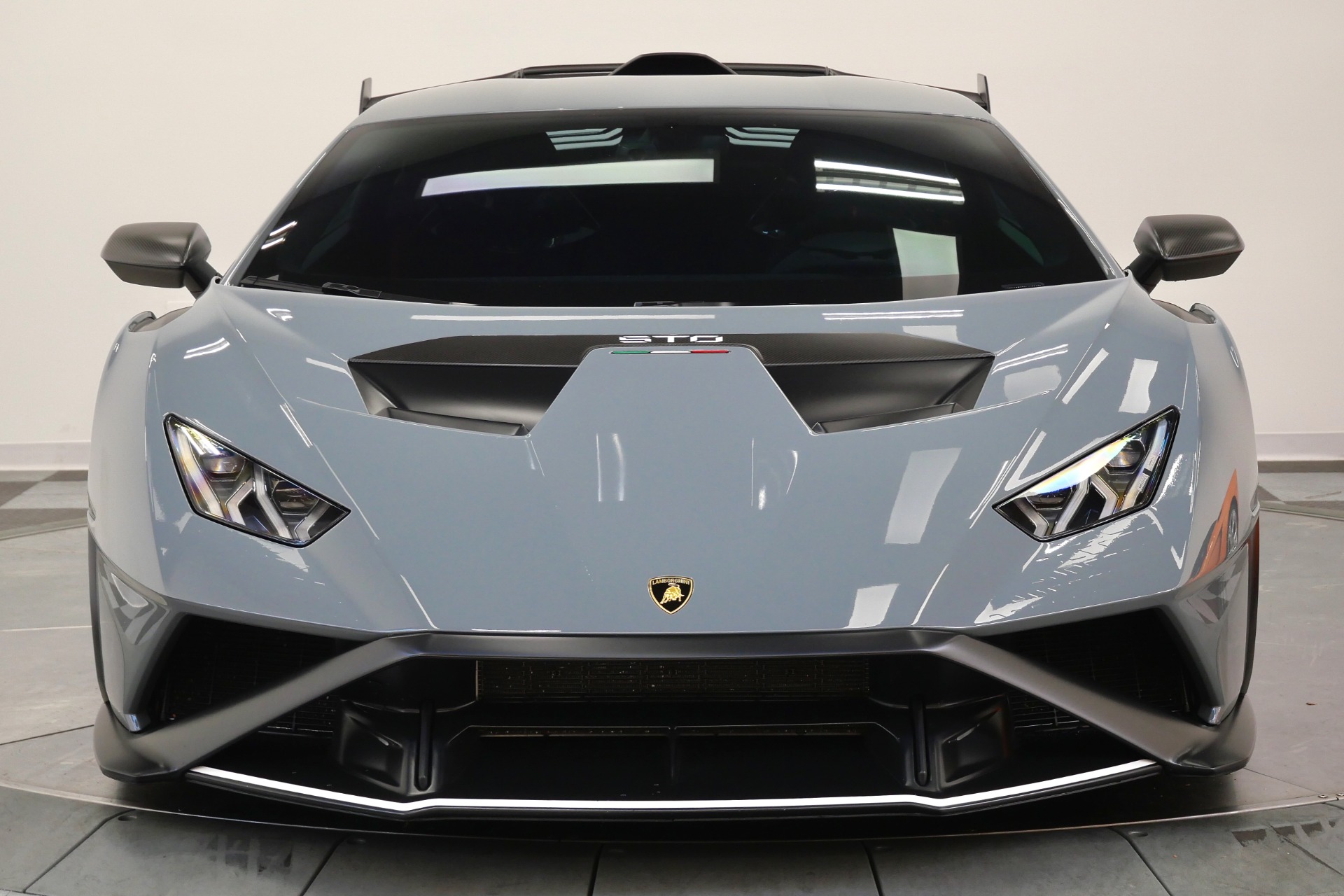 Lamborghini Huracan STO -VF Supercharger, HRE Carbon Fiber Wheels
