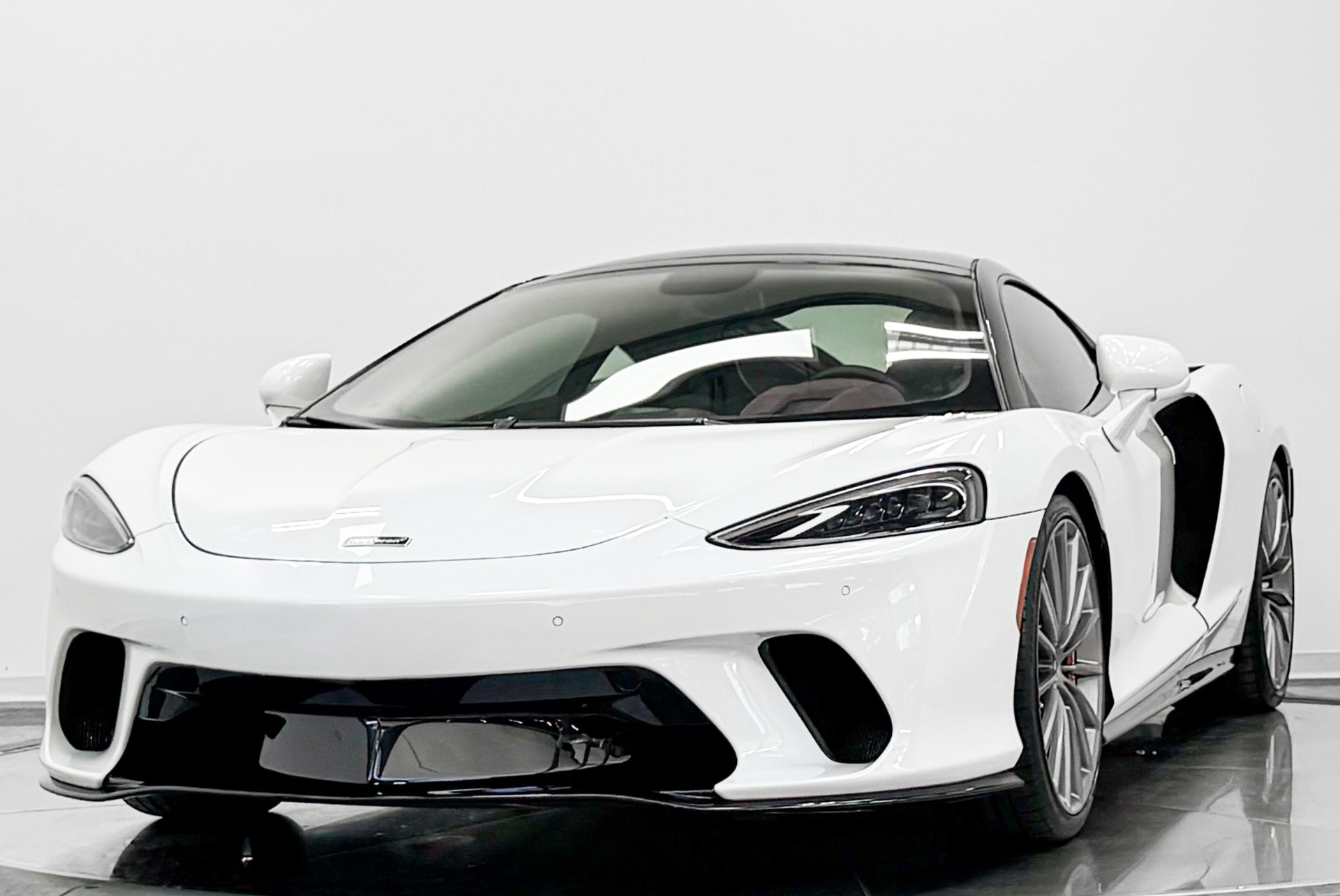 McLaren GT -Leather And Alcantara Interior, Bowers And Wilkins Audio