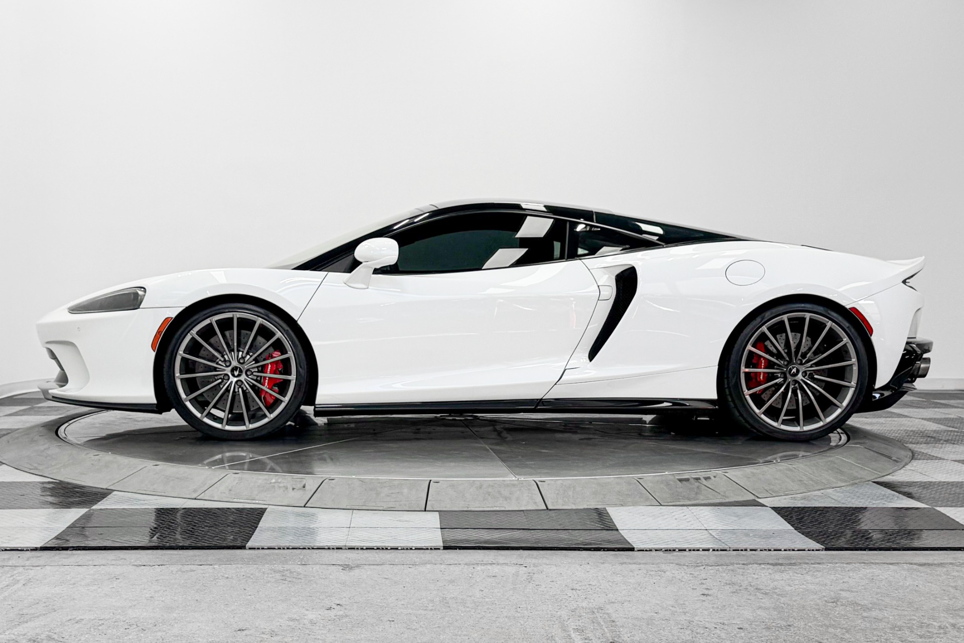 McLaren GT -Leather And Alcantara Interior, Bowers And Wilkins Audio