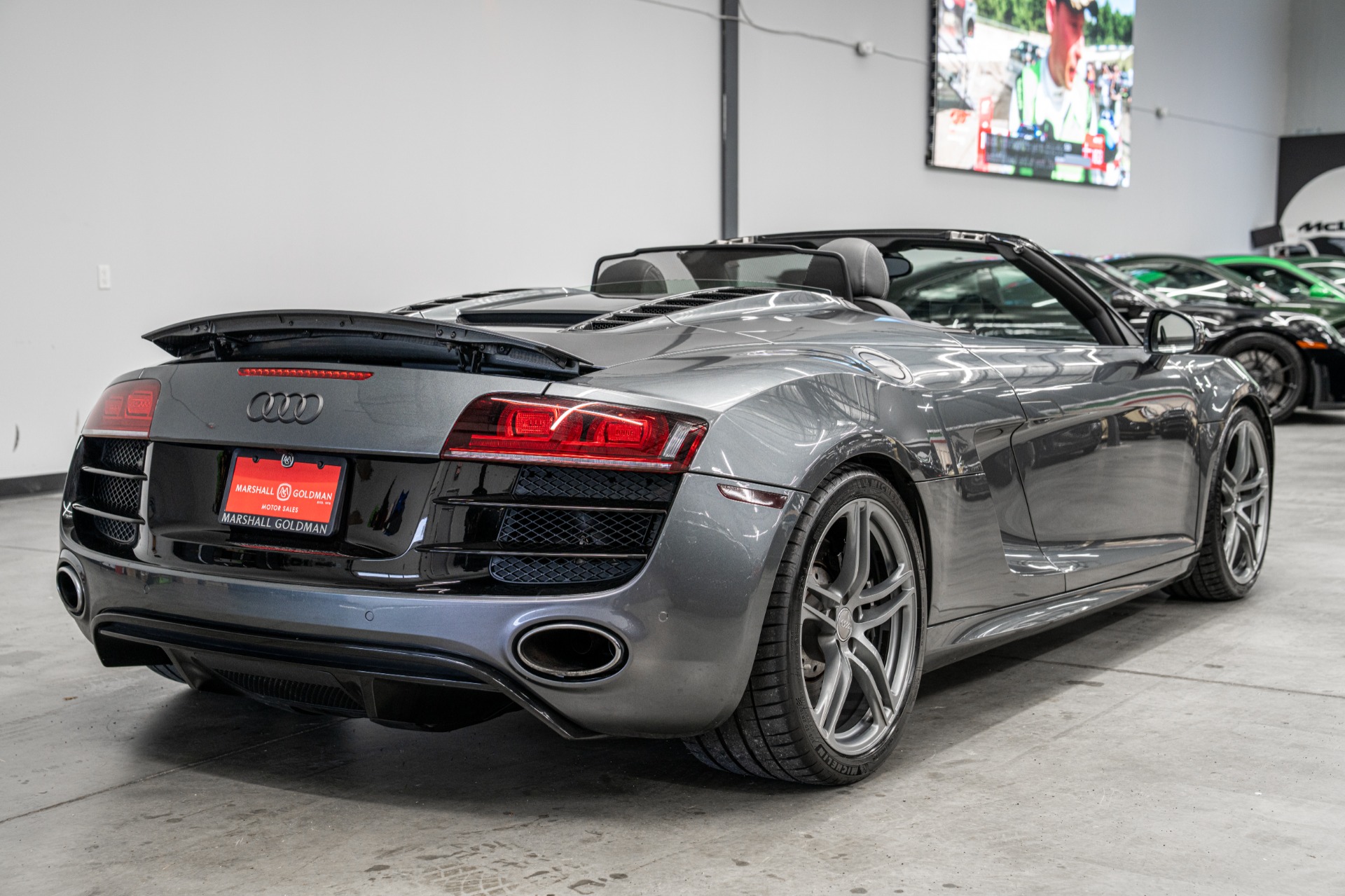Audi R8 V10 Quattro Spyder -6 Speed Manual, Low Miles