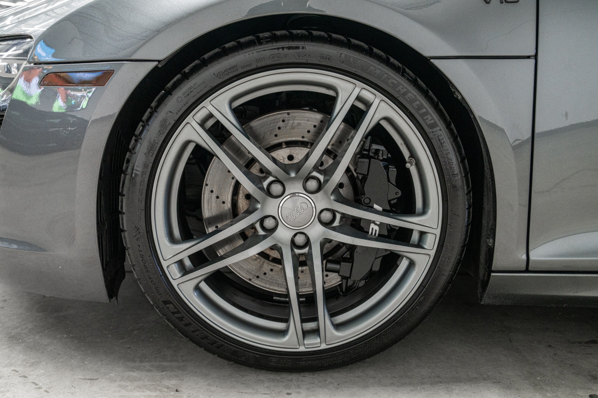 Audi R8 V10 Quattro Spyder -6 Speed Manual, Low Miles