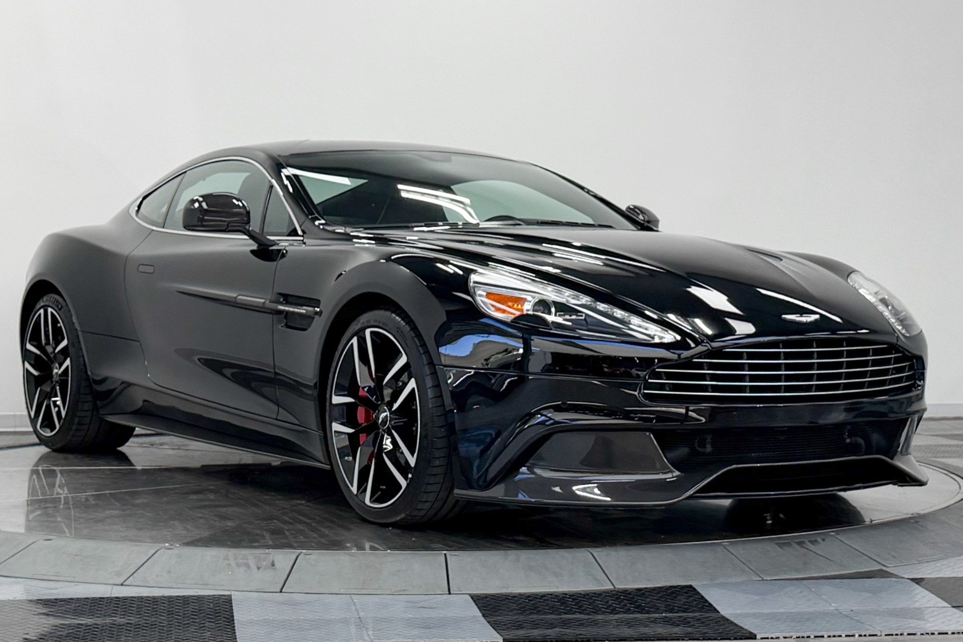 Aston Martin Vanquish -V12 Power, Low Miles, Hourglass Quilting