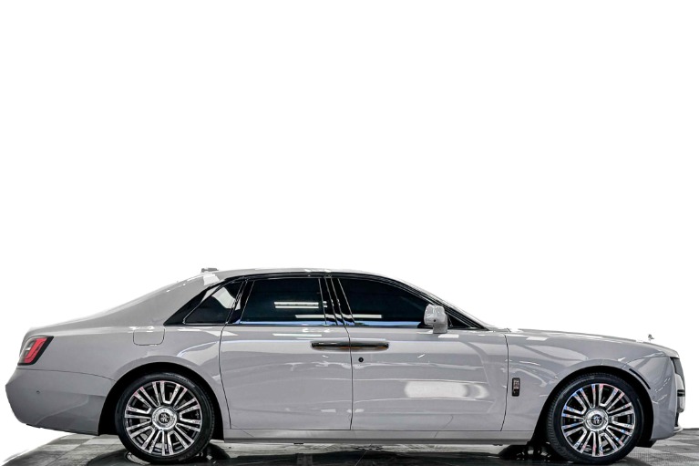 Rolls-Royce Ghost -The Ghost Package, Bespoke Audio, Illuminated Fascia