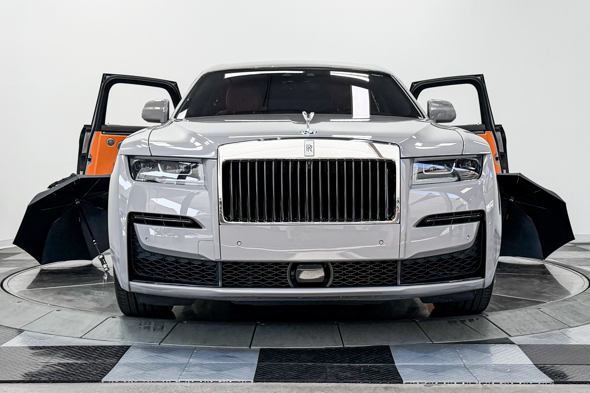 Rolls-Royce Ghost -The Ghost Package, Bespoke Audio, Illuminated Fascia