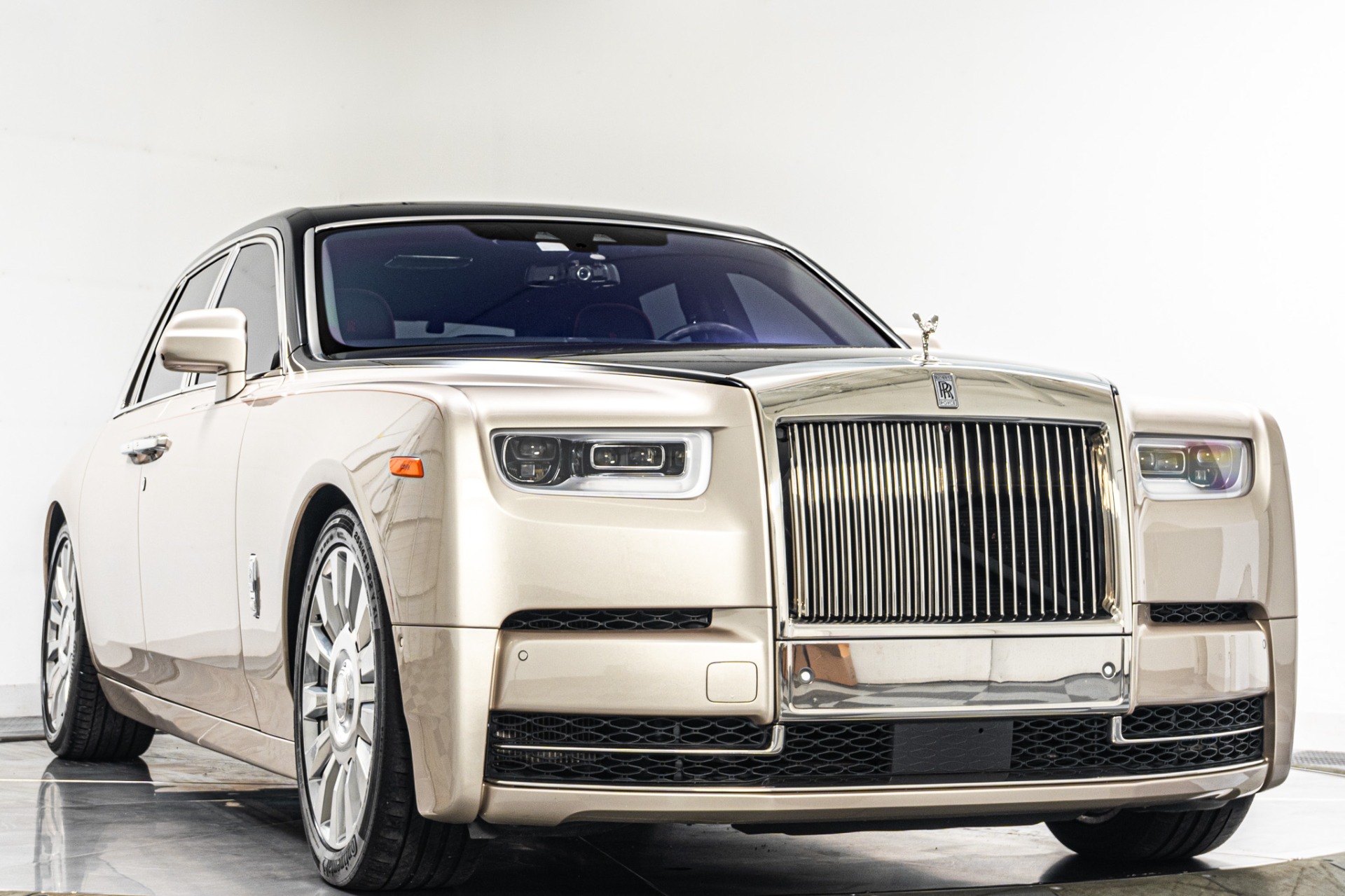 Rolls-Royce Phantom -The Phantom Package, Two-Tone Paint, Bespoke Audio