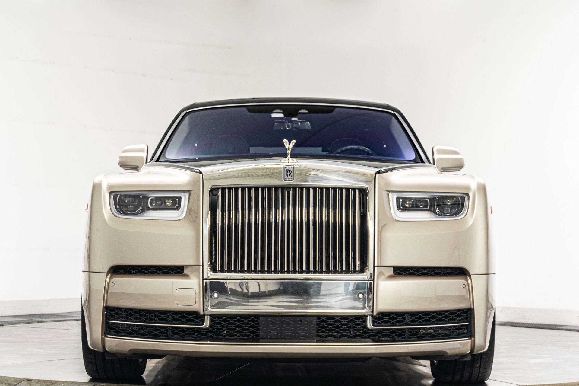 Rolls-Royce Phantom -The Phantom Package, Two-Tone Paint, Bespoke Audio