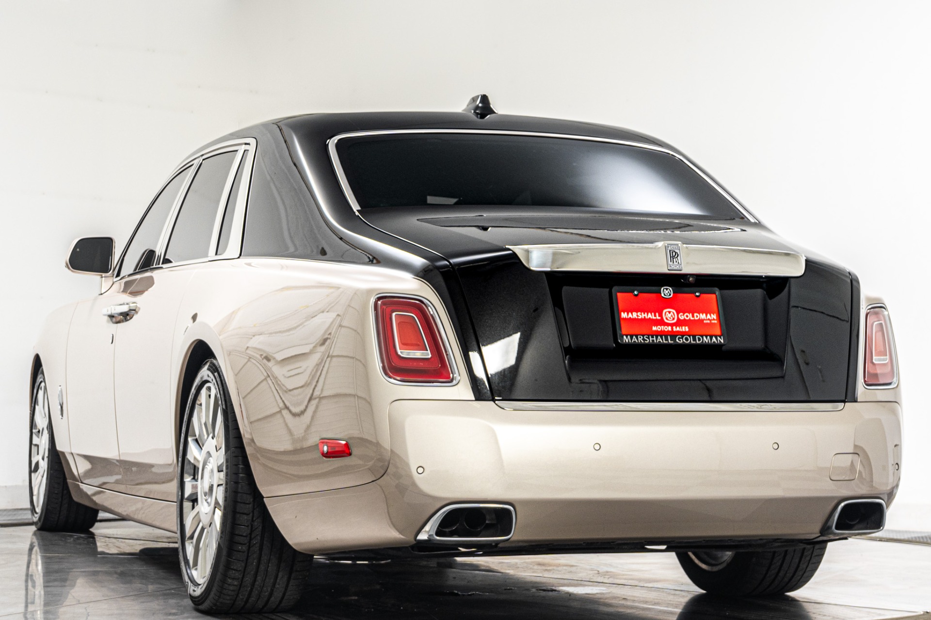 Rolls-Royce Phantom -The Phantom Package, Two-Tone Paint, Bespoke Audio