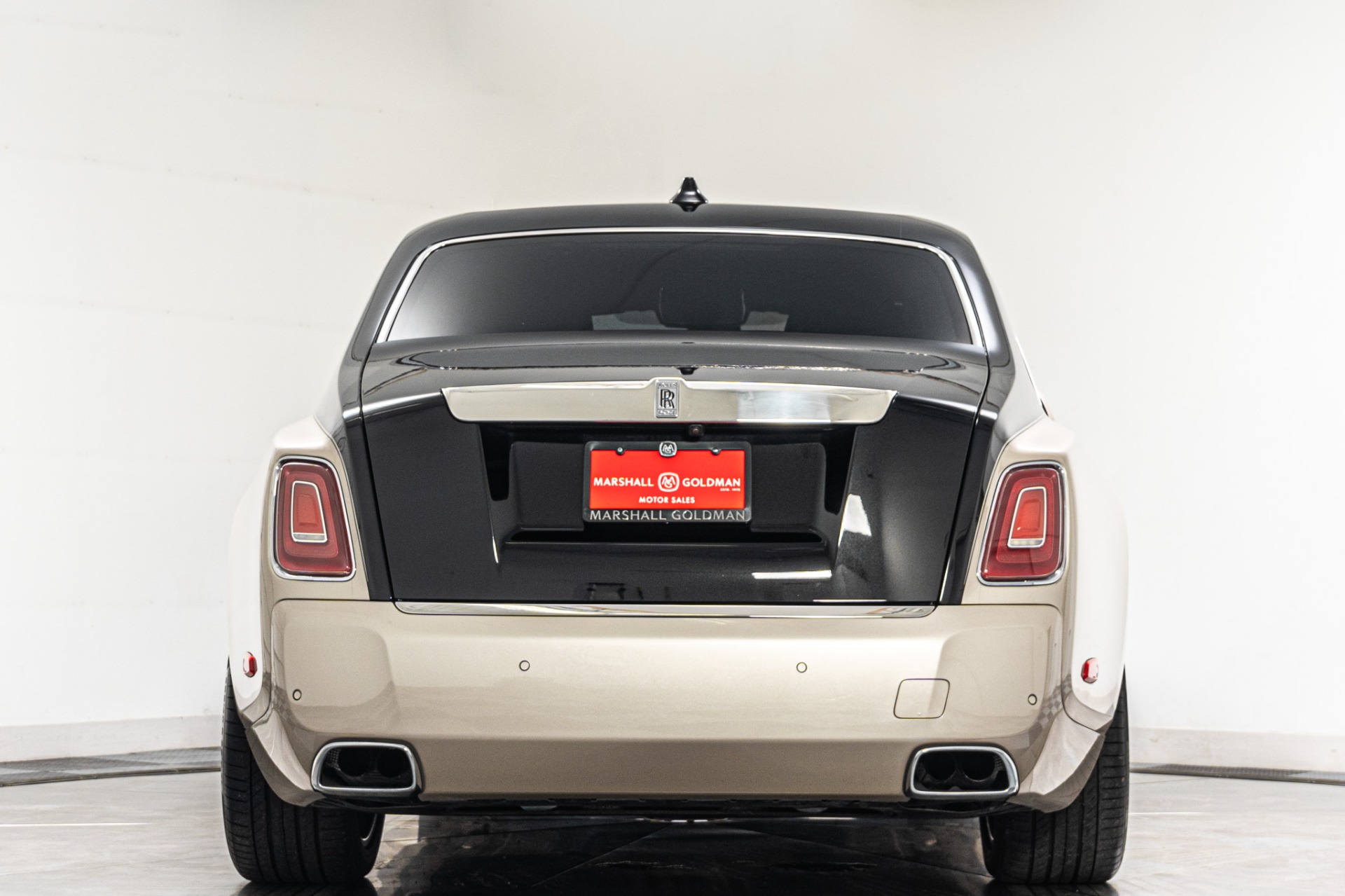 Rolls-Royce Phantom -The Phantom Package, Two-Tone Paint, Bespoke Audio
