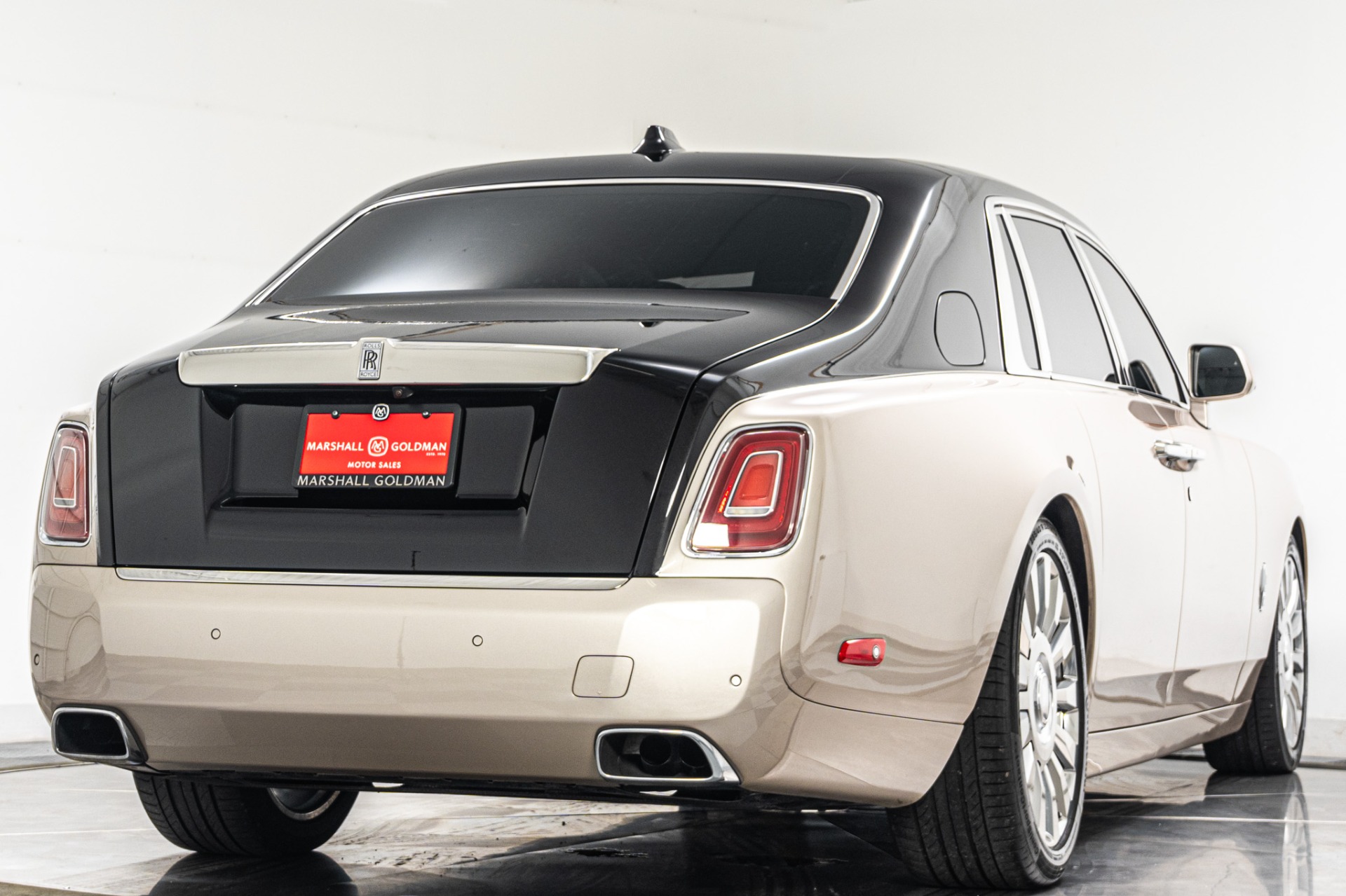 Rolls-Royce Phantom -The Phantom Package, Two-Tone Paint, Bespoke Audio
