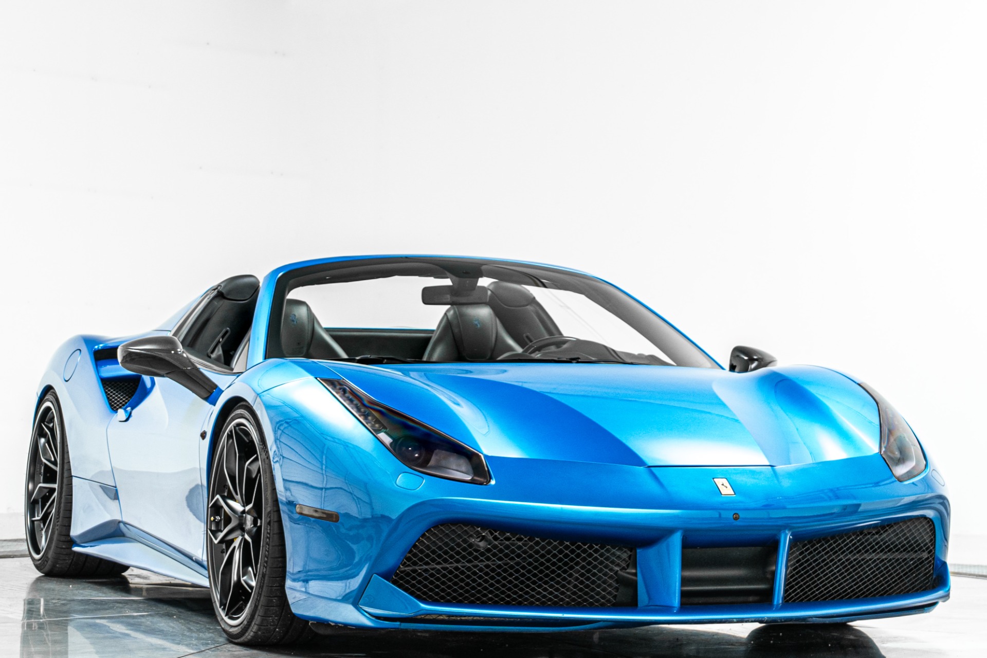 Ferrari 488 Spider -Suspension Lifter, LED Steering Wheel