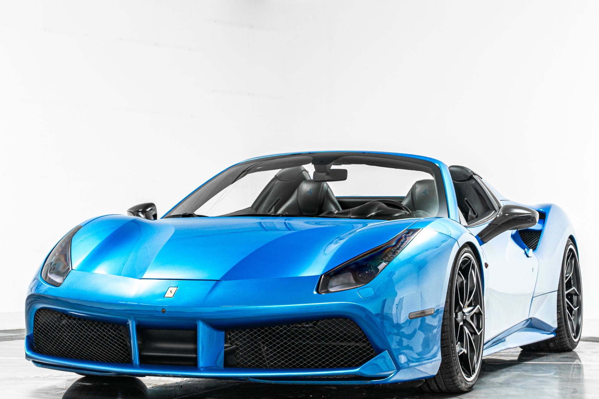 Ferrari 488 Spider -Suspension Lifter, LED Steering Wheel