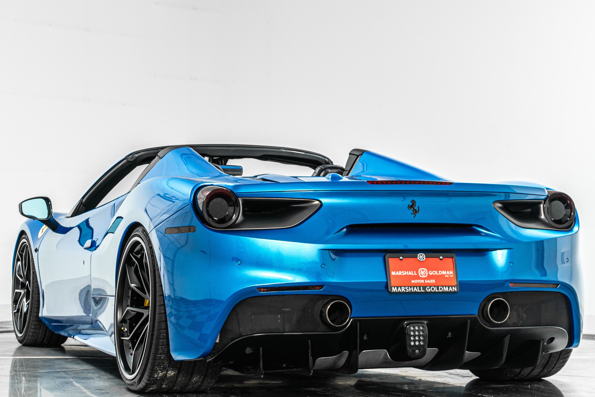 Ferrari 488 Spider -Suspension Lifter, LED Steering Wheel