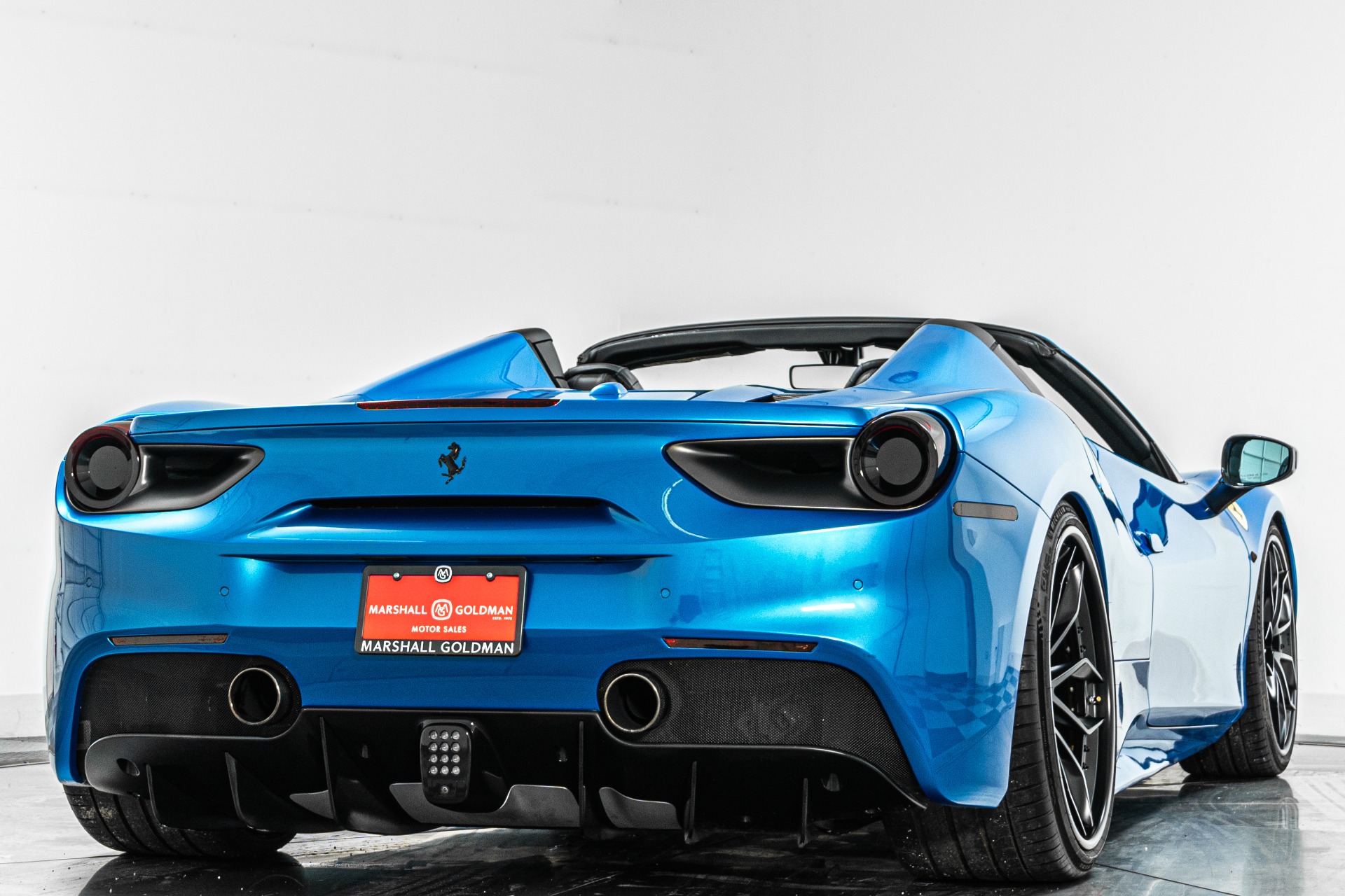 Ferrari 488 Spider -Suspension Lifter, LED Steering Wheel