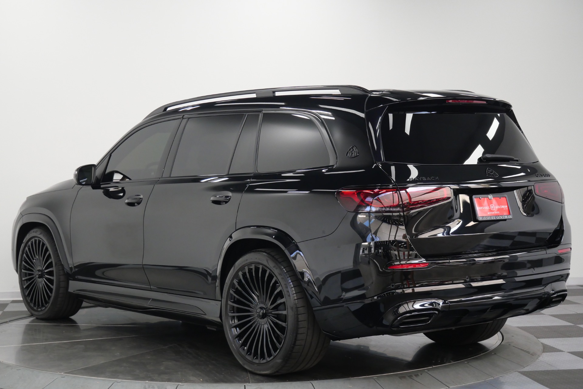 Mercedes-Benz Maybach GLS 600 4MATIC -4 Seat Configuration, Rear Refrigerator
