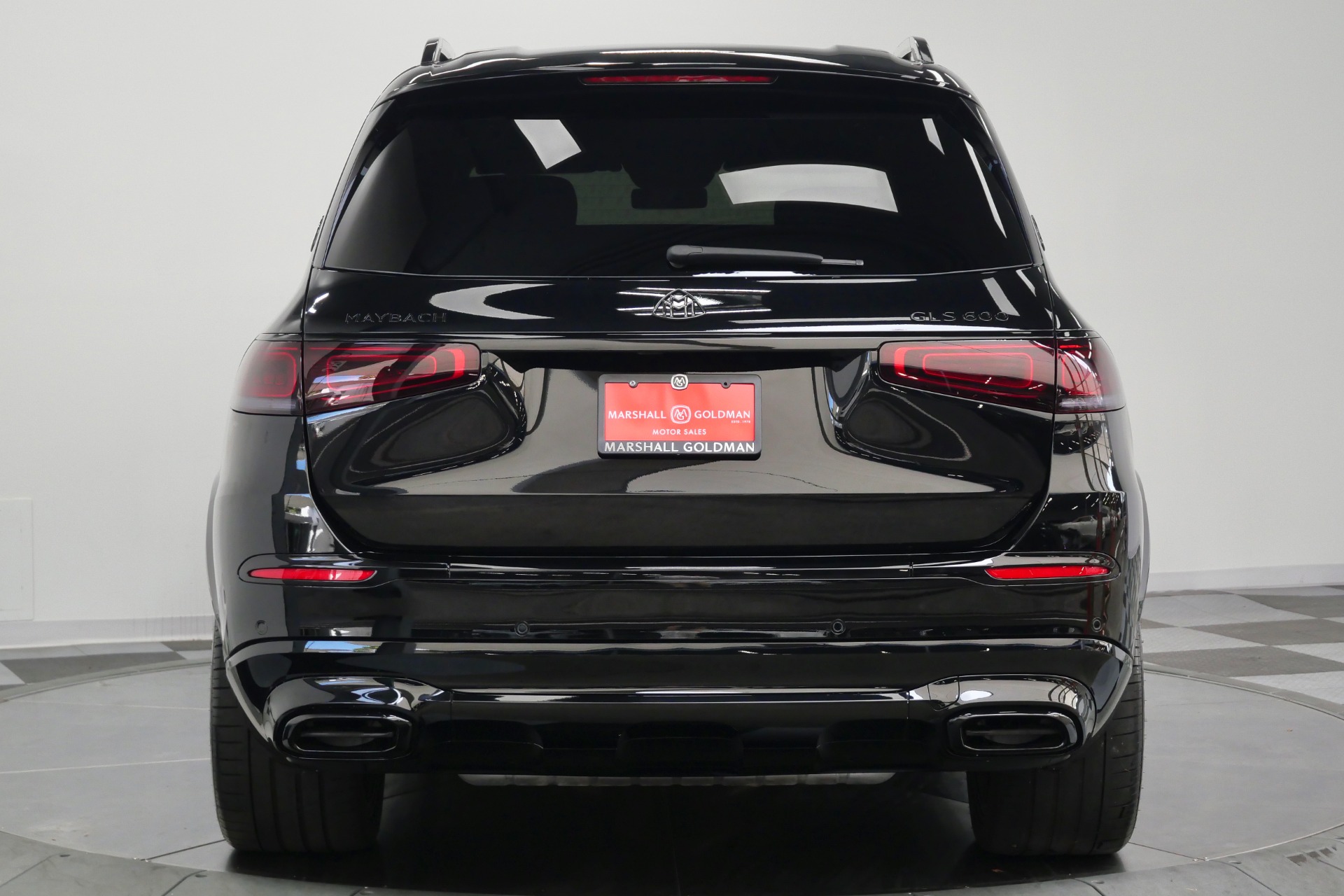 Mercedes-Benz Maybach GLS 600 4MATIC -4 Seat Configuration, Rear Refrigerator