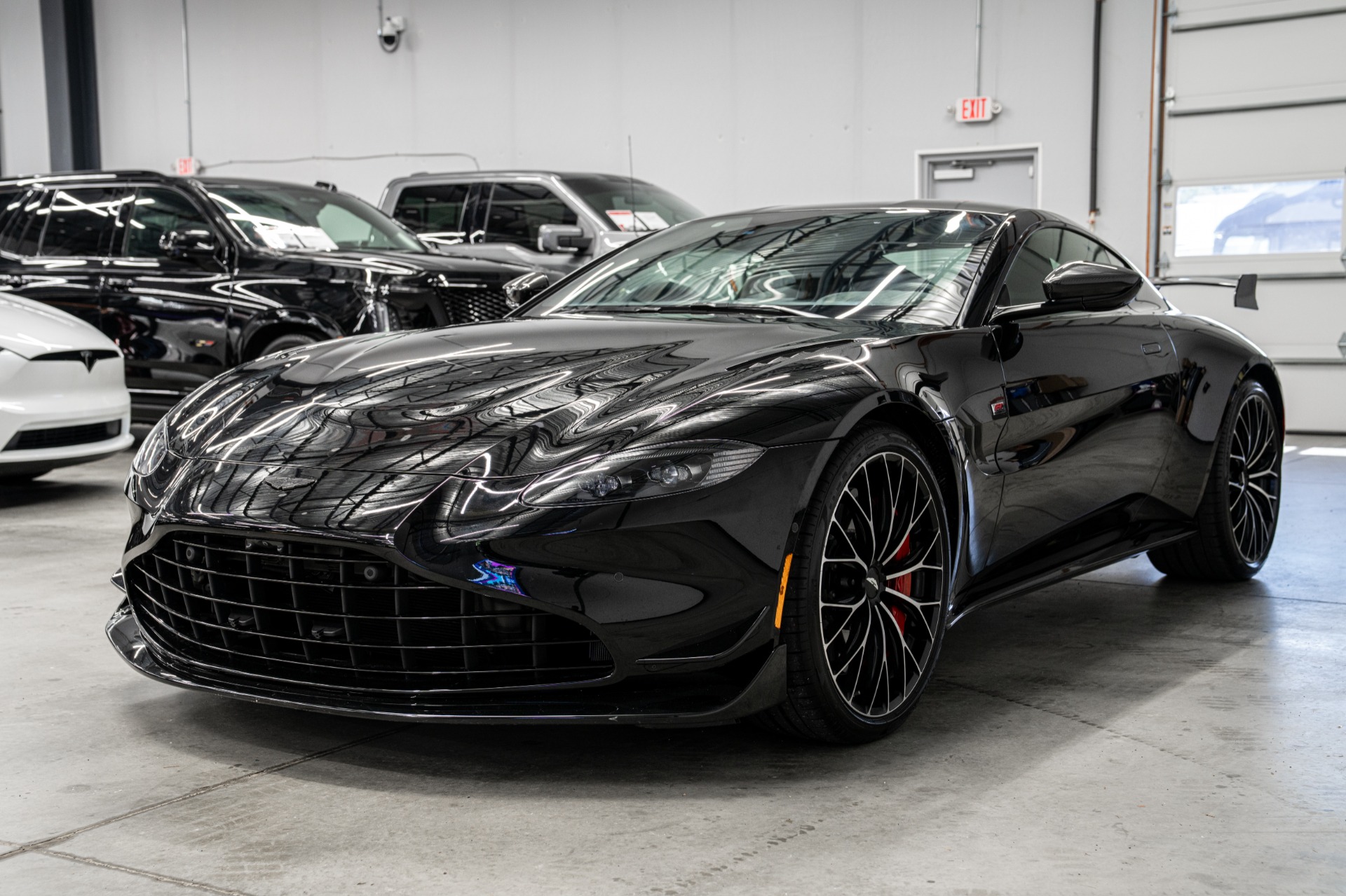 Aston Martin Vantage F1 Edition -Extended Carbon Fiber Trim, Carbon Fiber Buckets