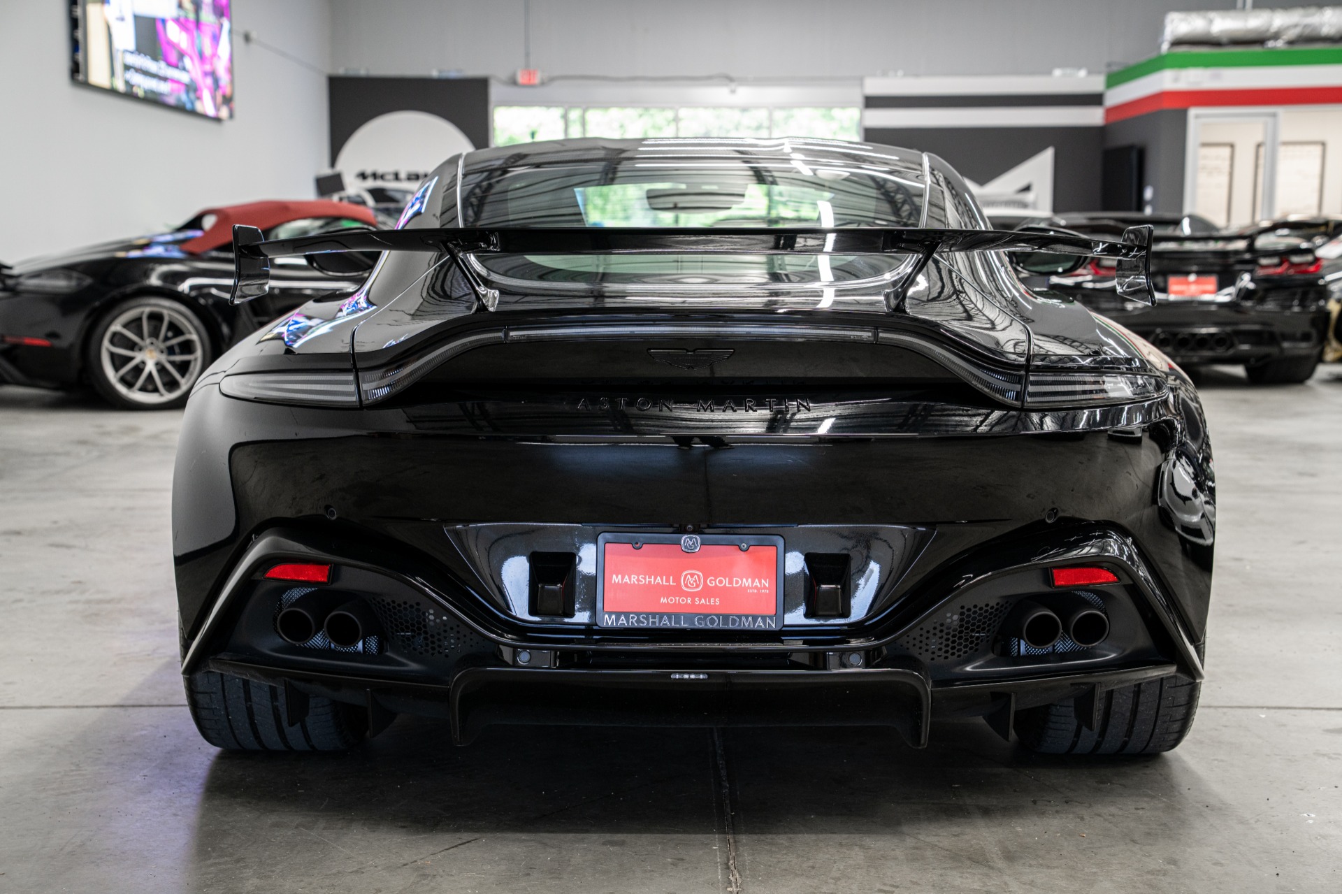 Aston Martin Vantage F1 Edition -Extended Carbon Fiber Trim, Carbon Fiber Buckets