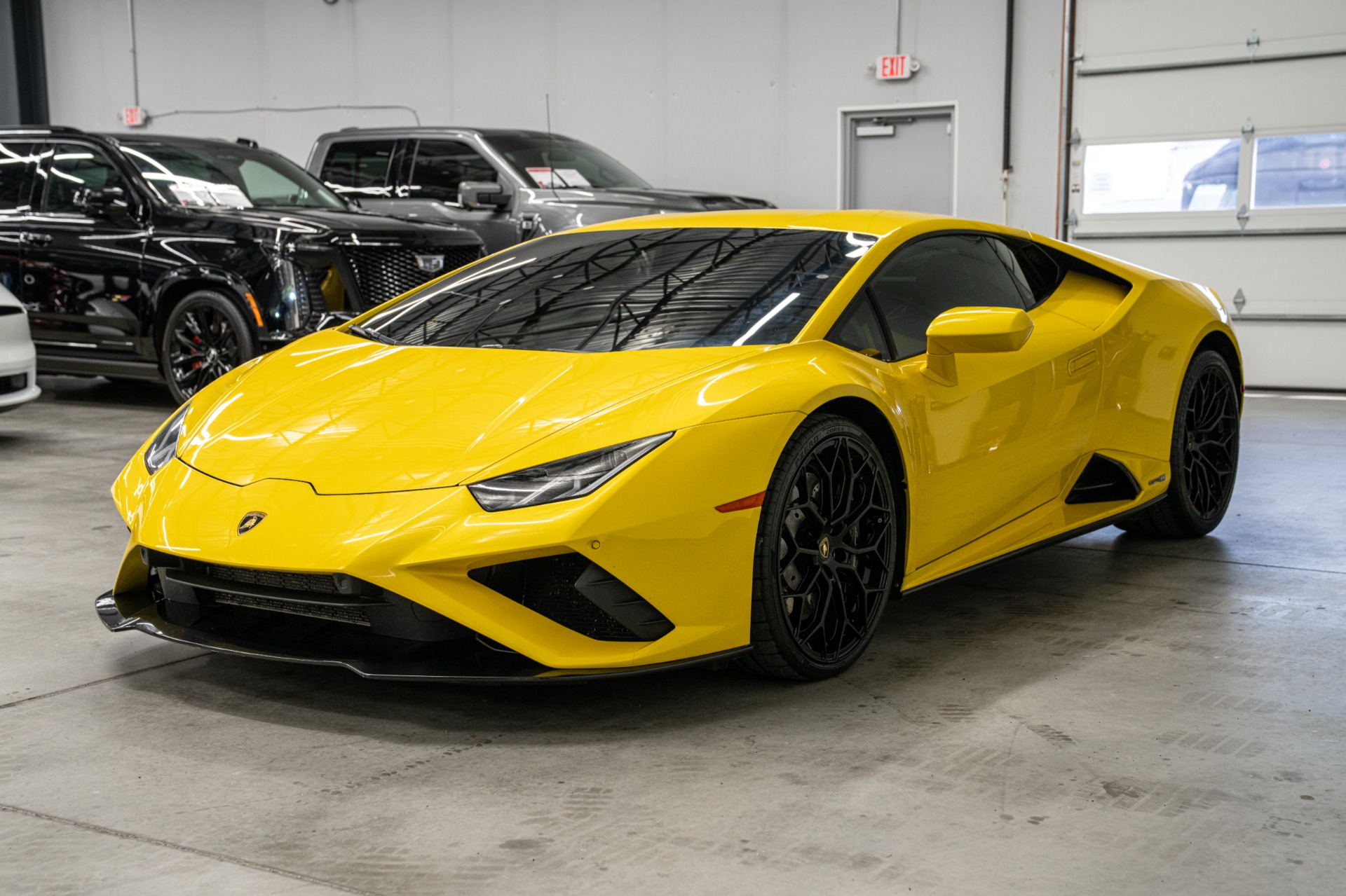 Lamborghini Huracan EVO RWD -EVOTRIM Bicolor Interior, Forged Carbon Interior Package