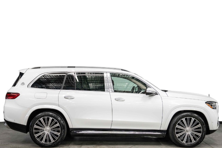 Mercedes-Benz Mercedes-Maybach GLS 600 4MATIC- Rear Seats With Console, Rear Entertainment, Folding Tables