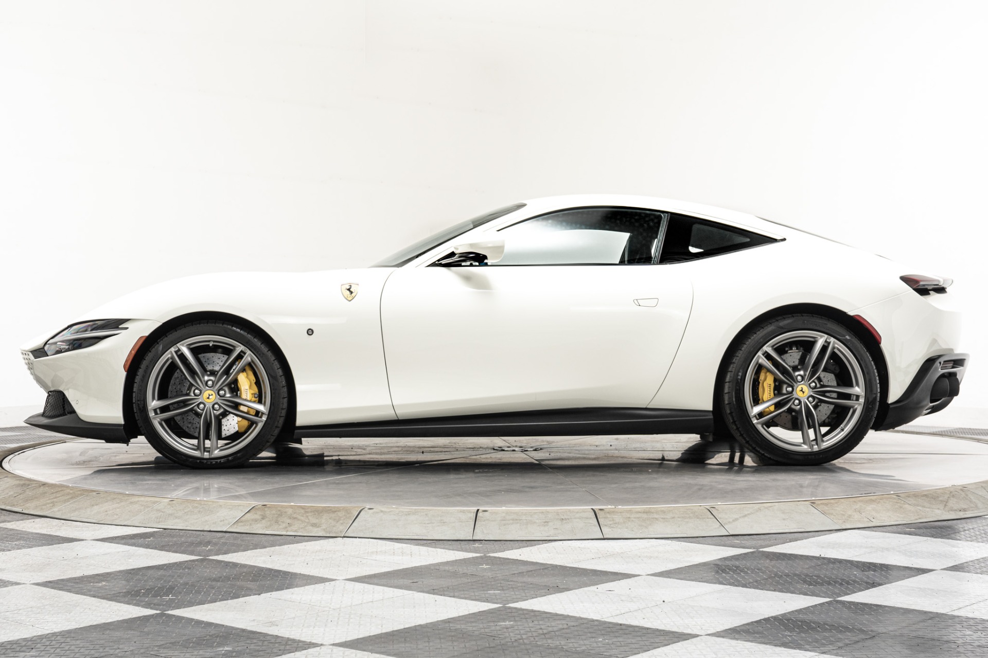 Ferrari Roma -Two-Tone Interior, Carbon Fiber Interior Trim, JBL HiFi