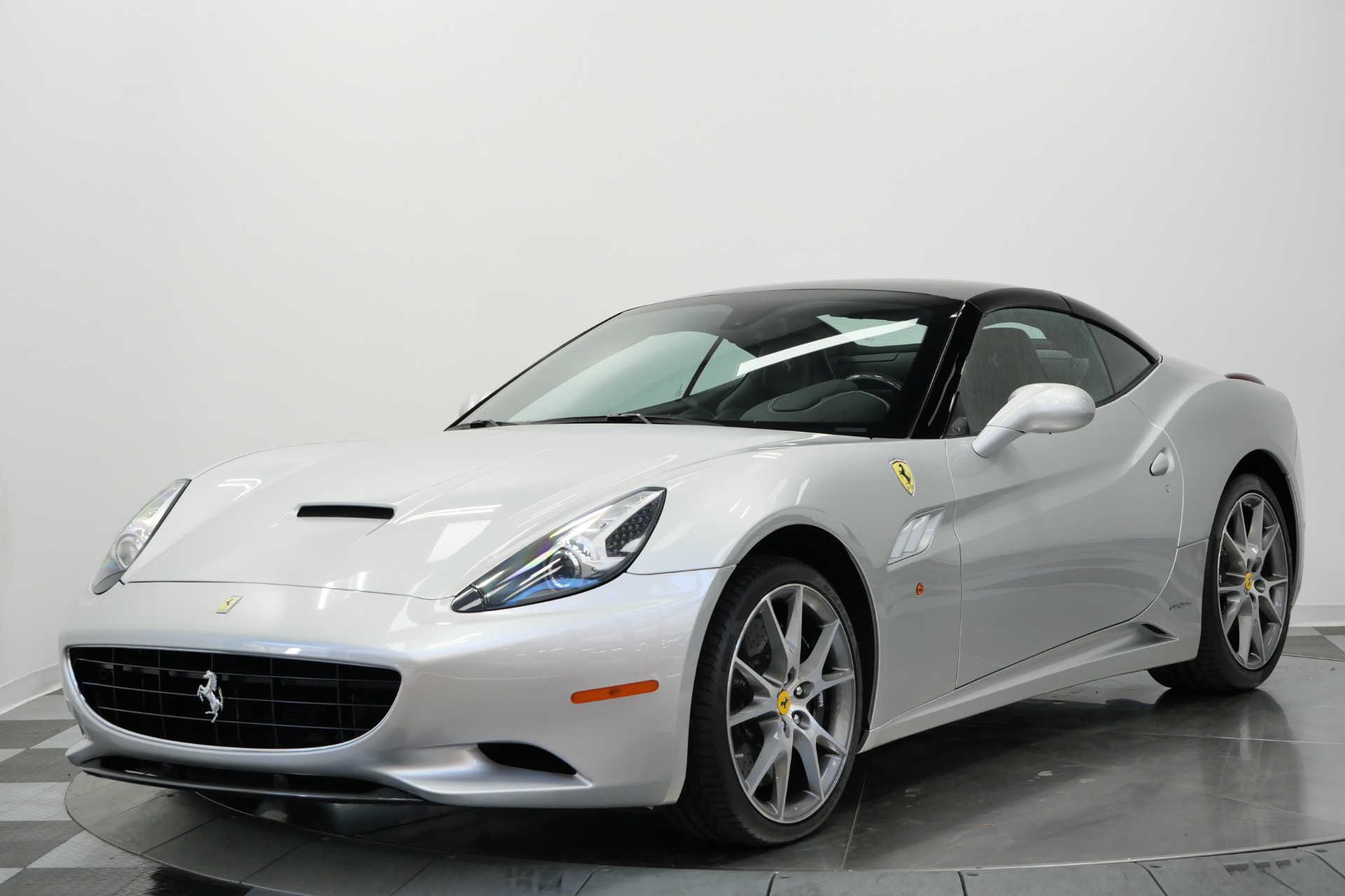 Ferrari California -Rare Two-Tone Paint, Rare Carbon Fiber Bucket Seats, Low Miles