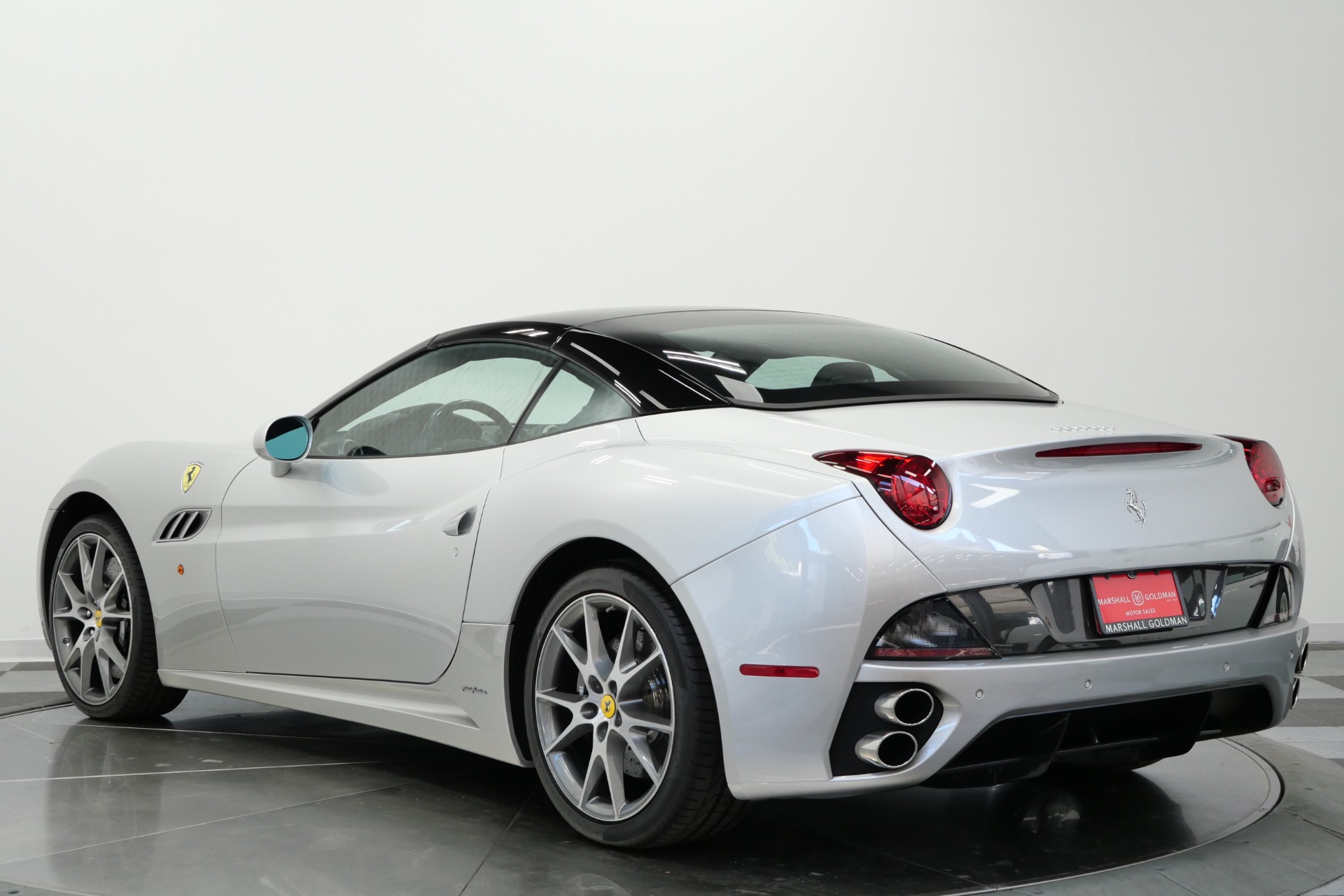 Ferrari California -Rare Two-Tone Paint, Rare Carbon Fiber Bucket Seats, Low Miles