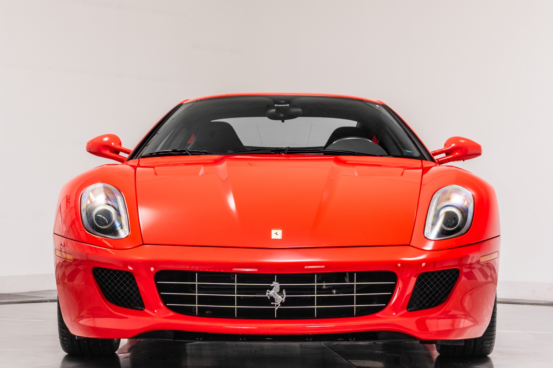 Ferrari 599 GTB Fiorano -Rare Rosso Scuderia, Daytona Seats, Carbon Dash, Low Miles
