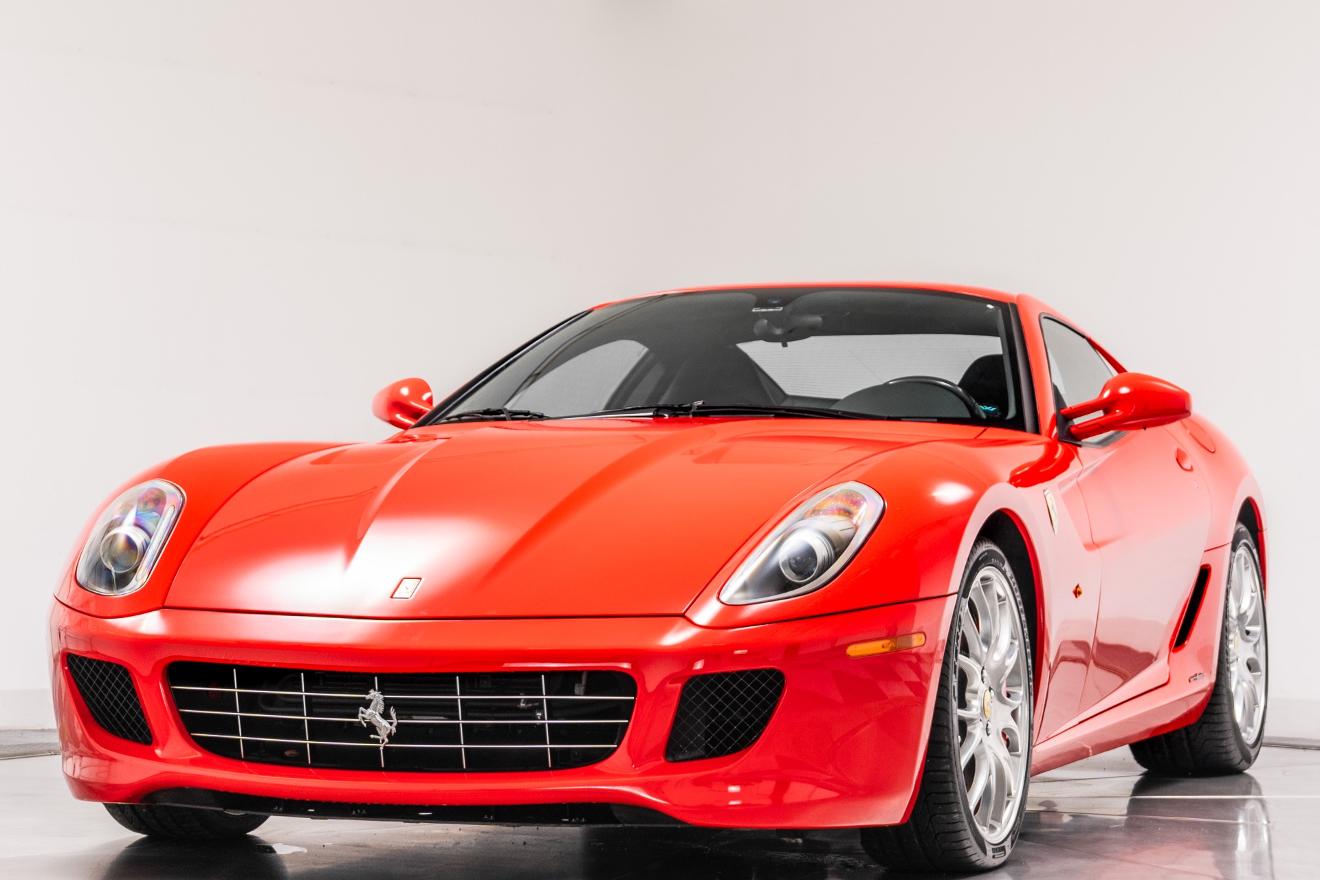 Ferrari 599 GTB Fiorano -Rare Rosso Scuderia, Daytona Seats, Carbon Dash, Low Miles