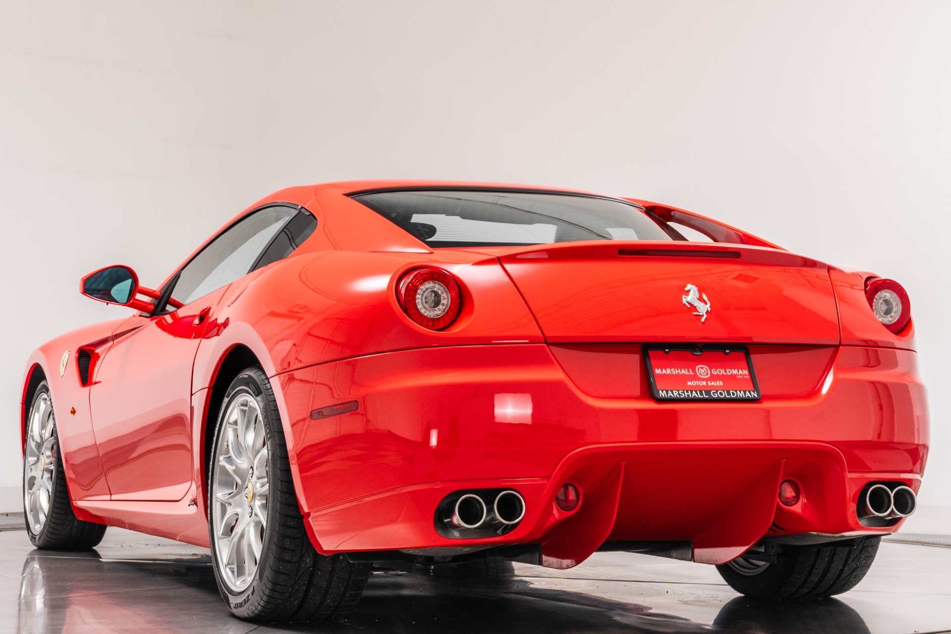 Ferrari 599 GTB Fiorano -Rare Rosso Scuderia, Daytona Seats, Carbon Dash, Low Miles