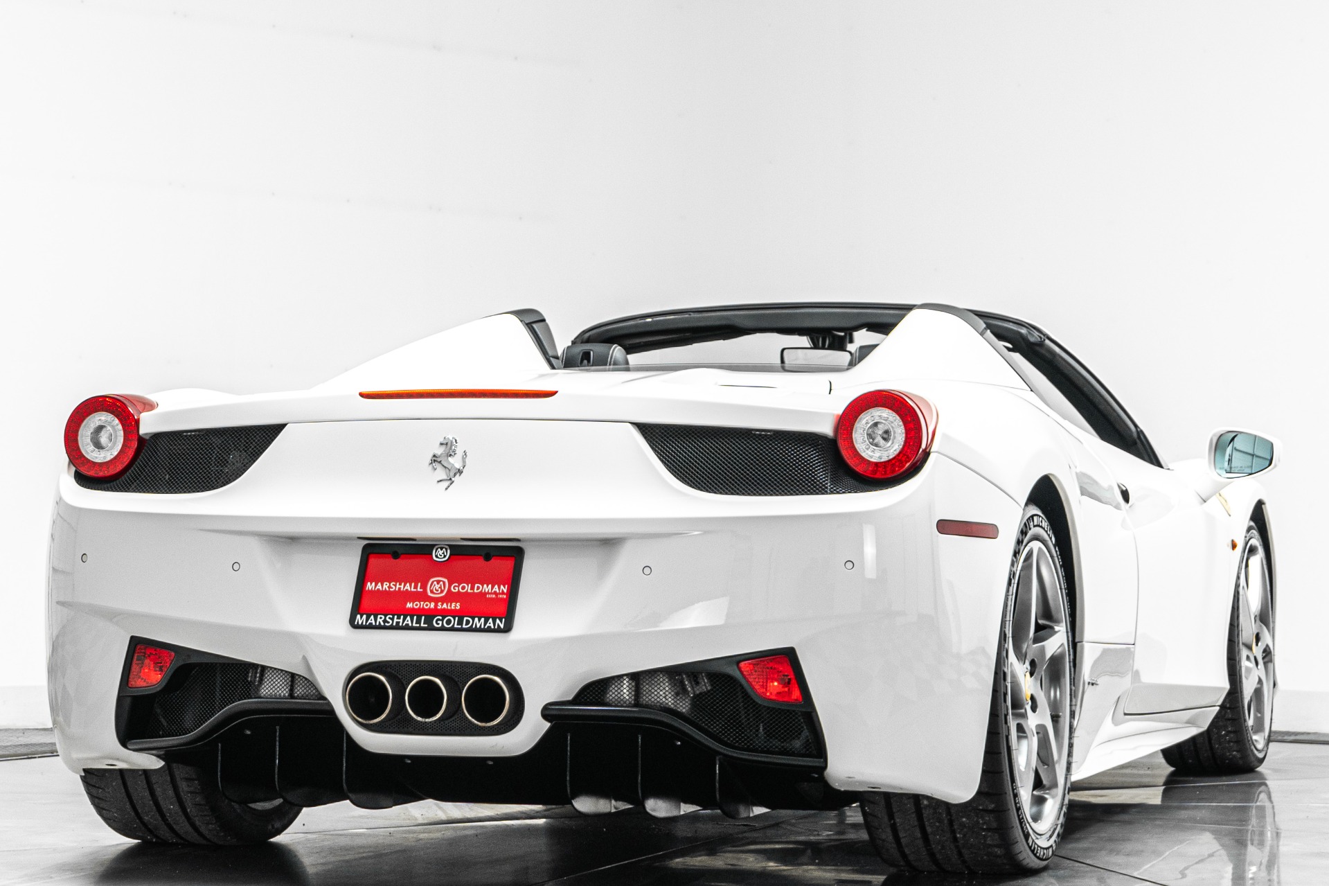 Ferrari 458 Spider -Low Miles, Carbon/Leather Steering Wheel With LEDs
